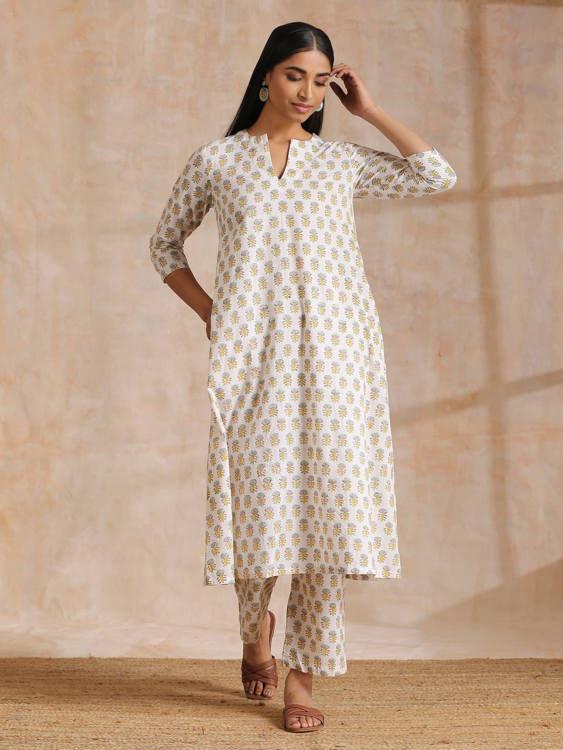 trueBrowns Multi Color Floral Booti Print Cotton Flared Kurta Pant Set | Swadesiicart