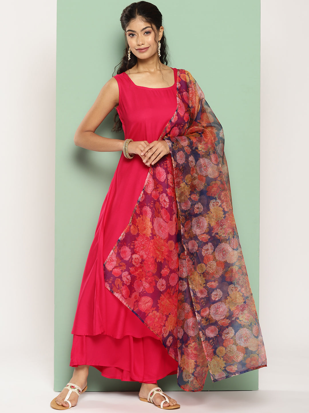InWeave Women's Fuchsia Sleeveless Kurta Set W Navy Floral Or Dupatta - Swadesiicart