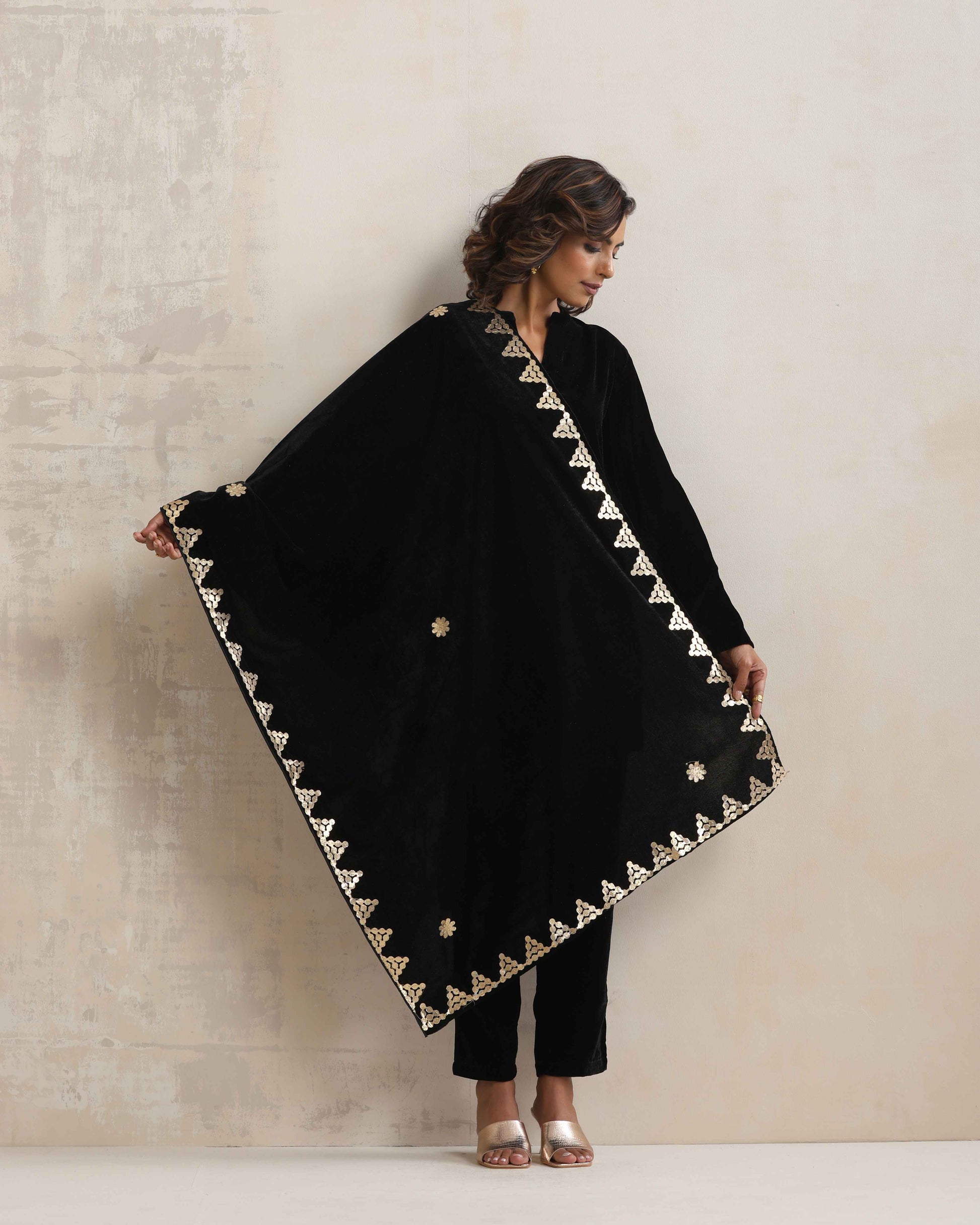 trueBrowns Black Velvet Gota Patti Stole | Swadesiicart