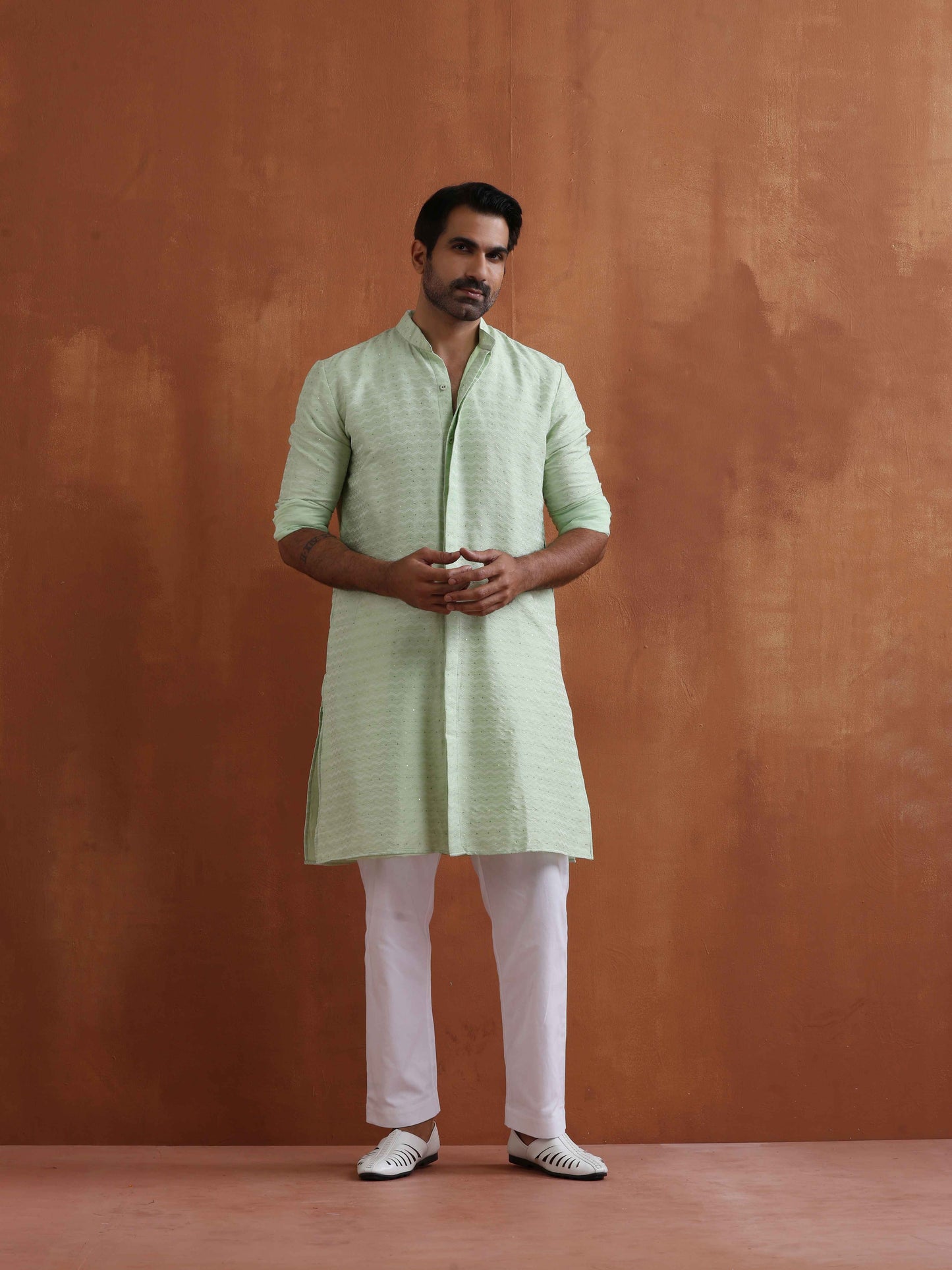 trueBrowns Men's Green Sequin Chanderi Kurta | Swadesiicart