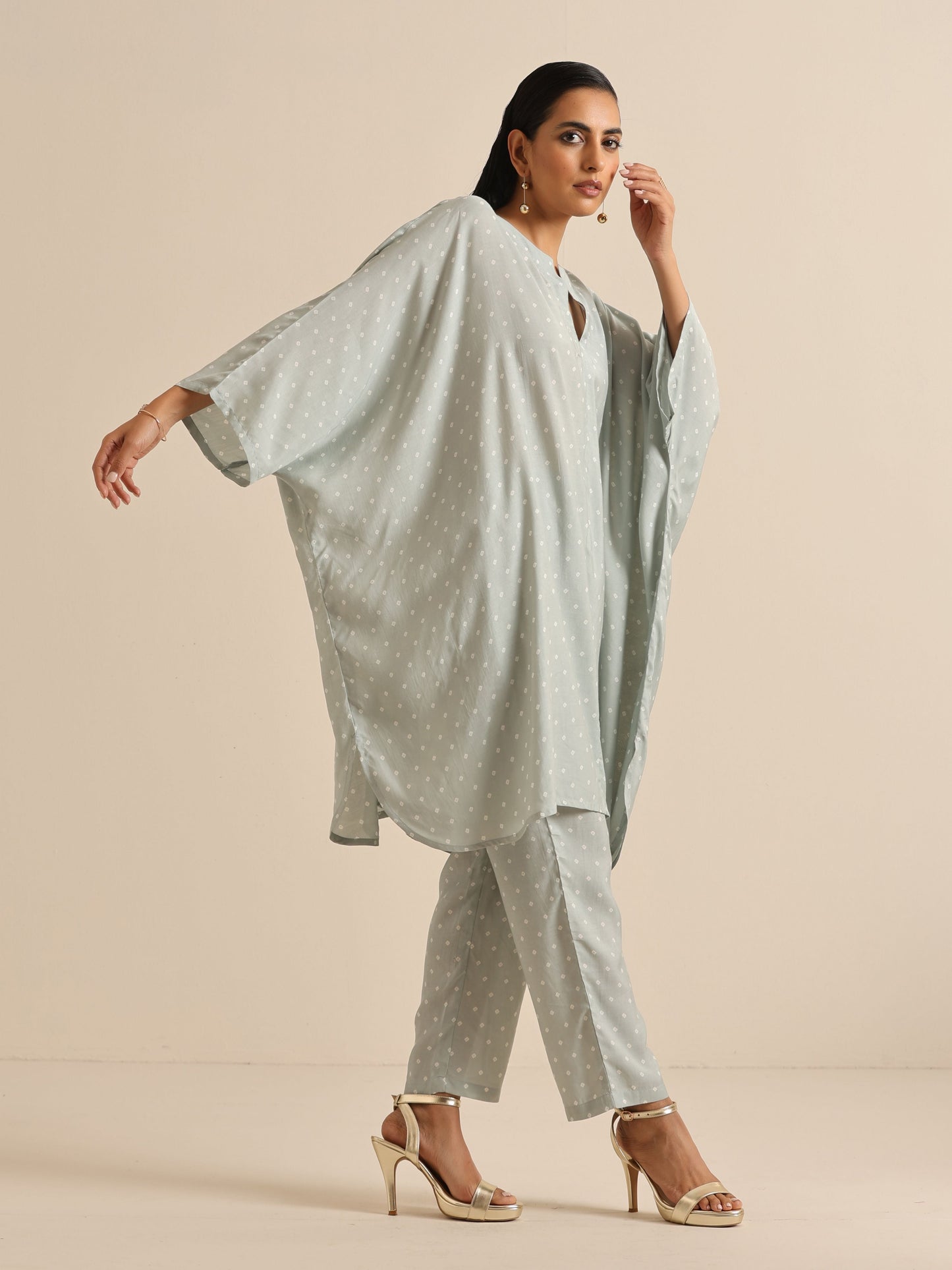 trueBrowns Grey Bandhani Printed Silk Kaftan Co-Ord Set - Swadesiicart