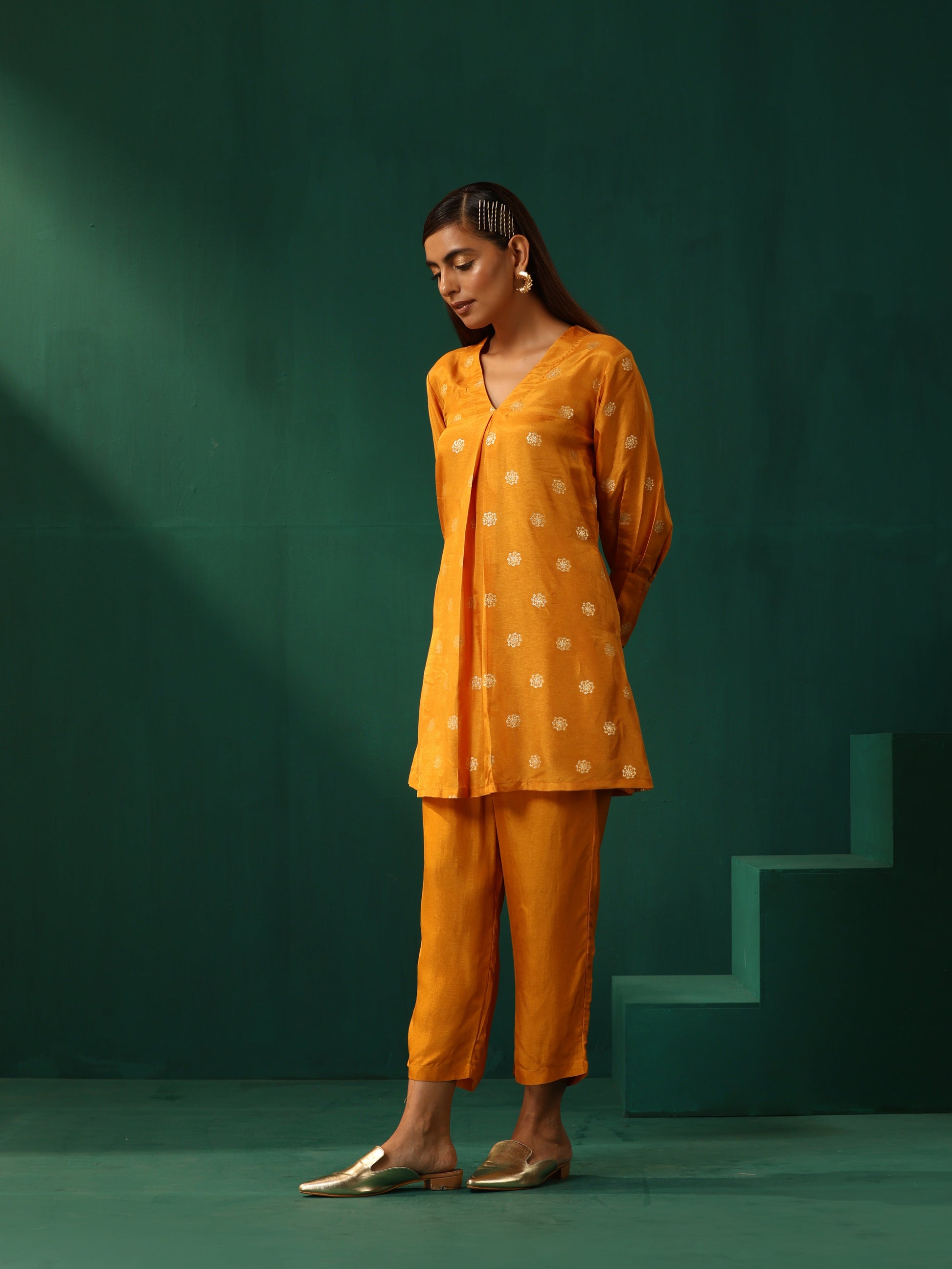 trueBrowns Mustard Geometric Floral Viscose Silk Front Pleat Co-ord Set - Swadesiicart