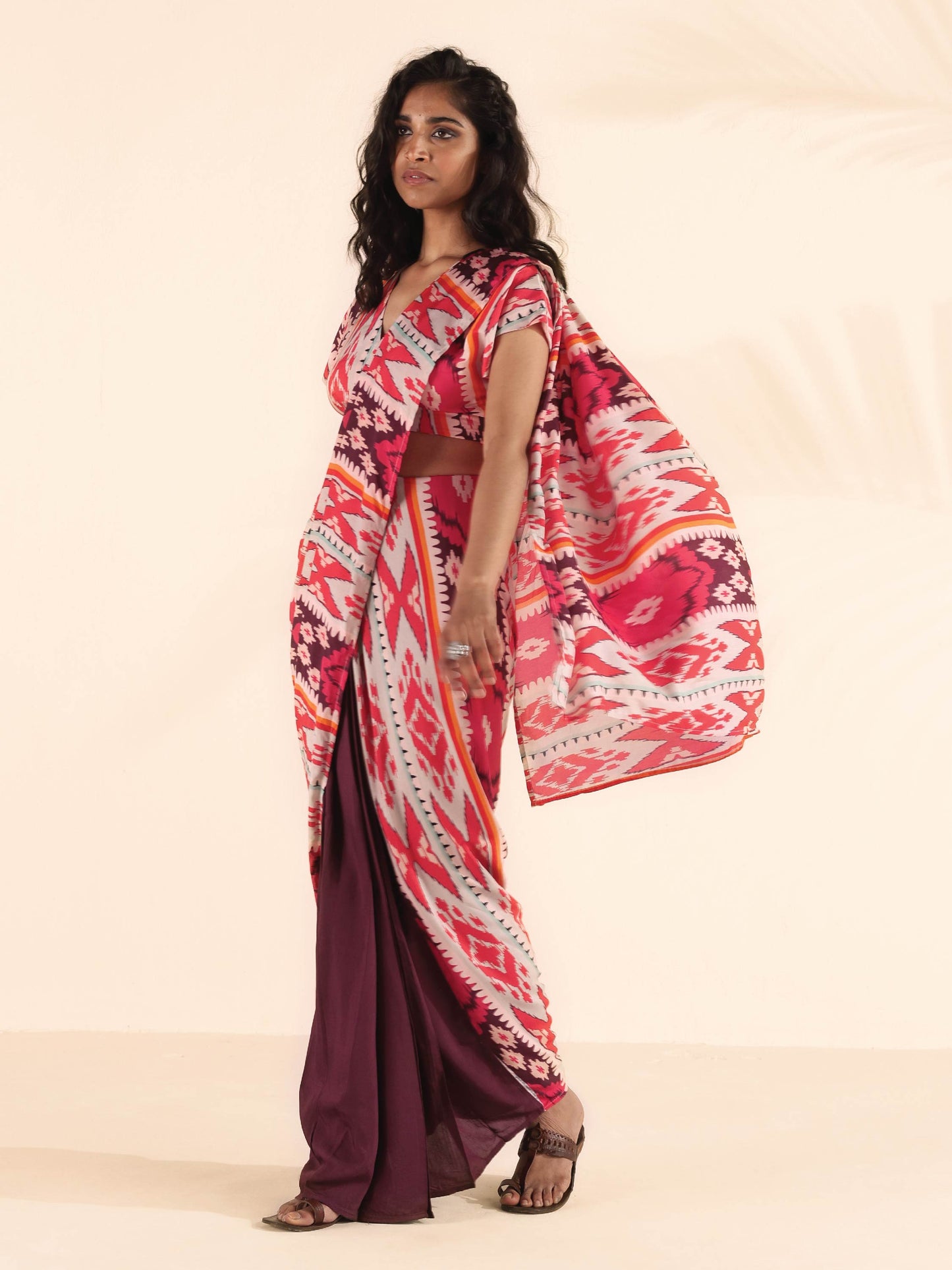 trueBrowns Maroon Muslin Ikat Ready to Wear Saree | Swadesiicart