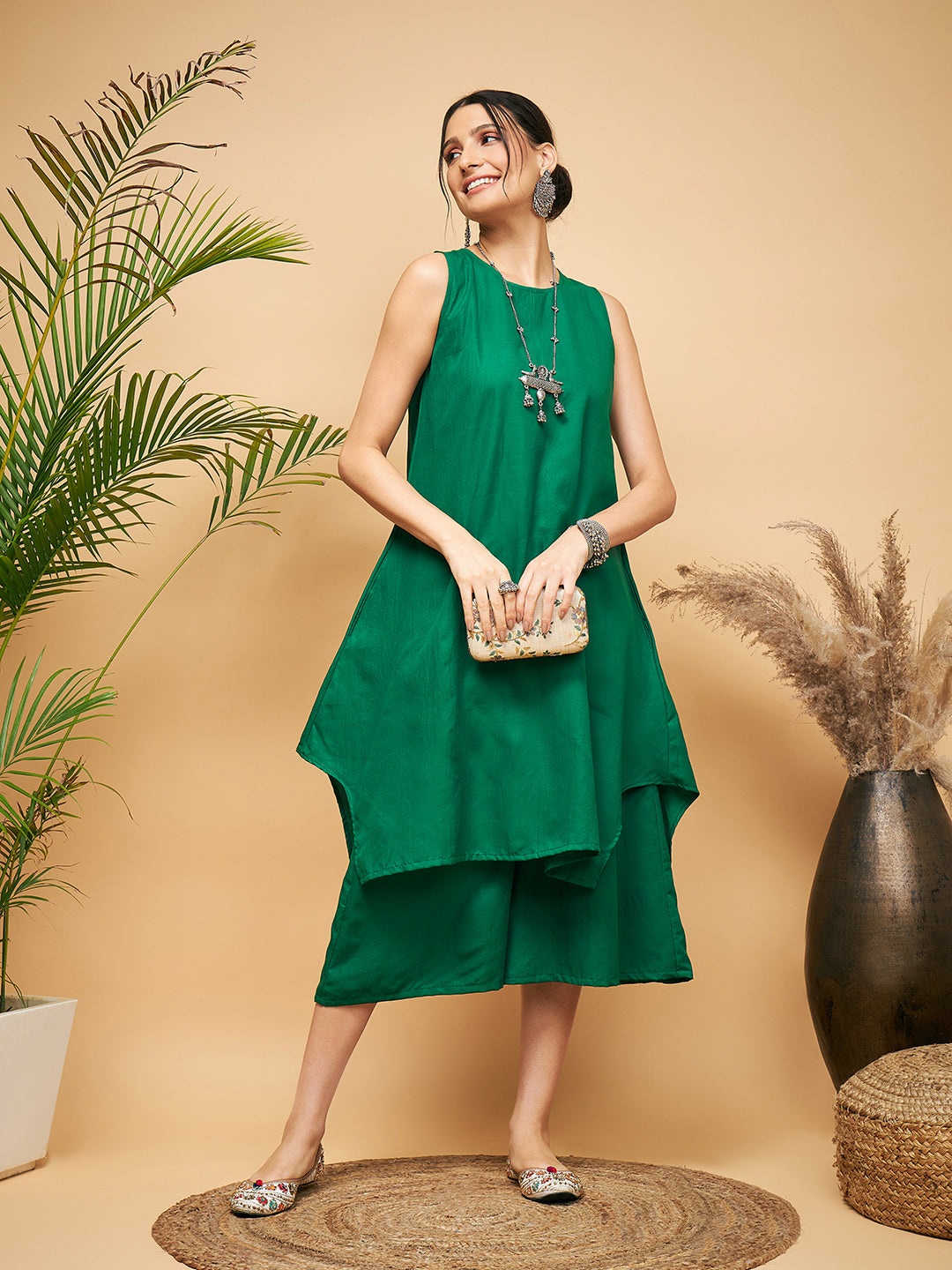 InWeave Women's Forest Green Short Kurta Palazzo Set - Swadesiicart