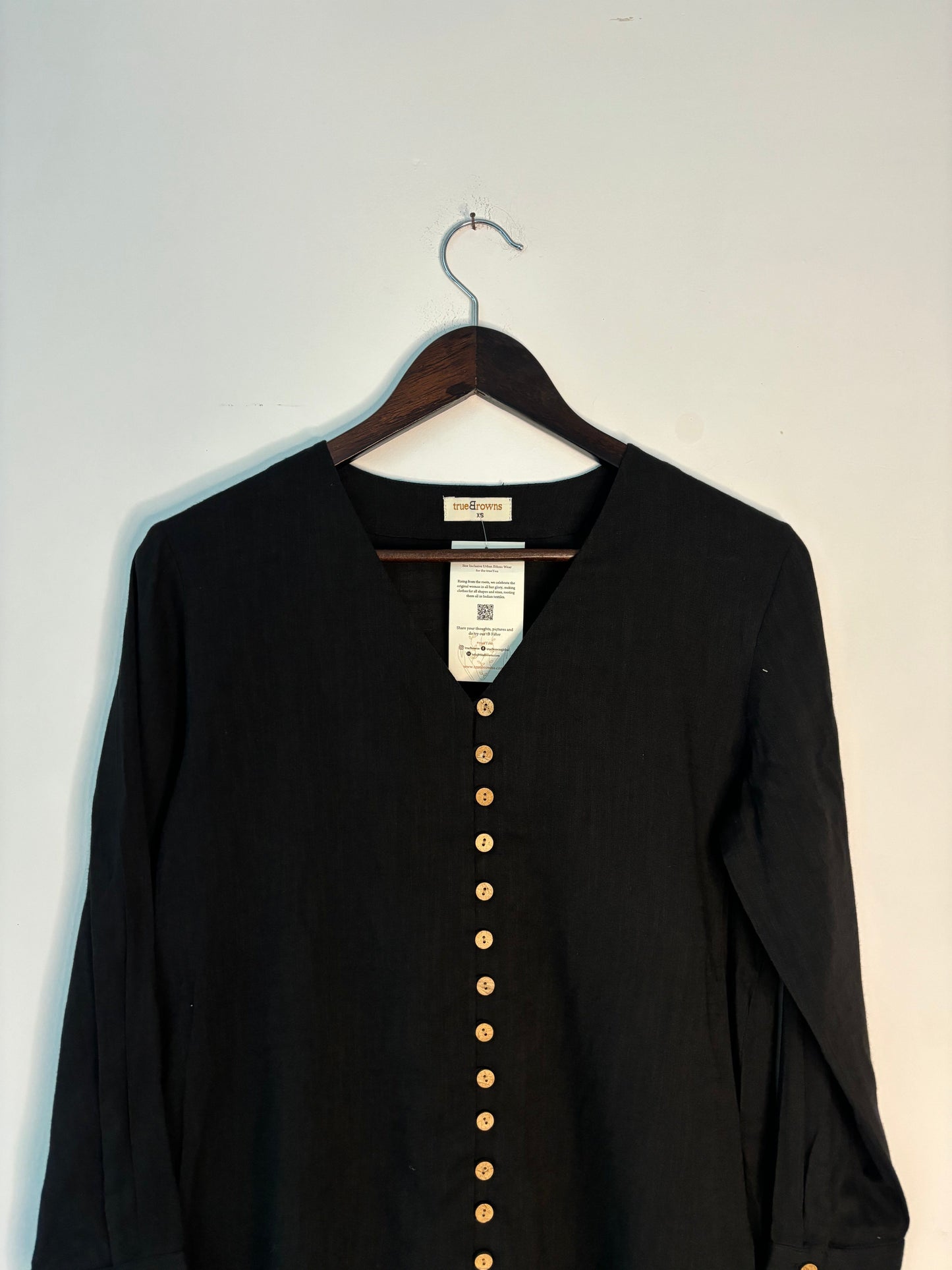 trueBrowns Black Slub Short Top | Swadesiicart