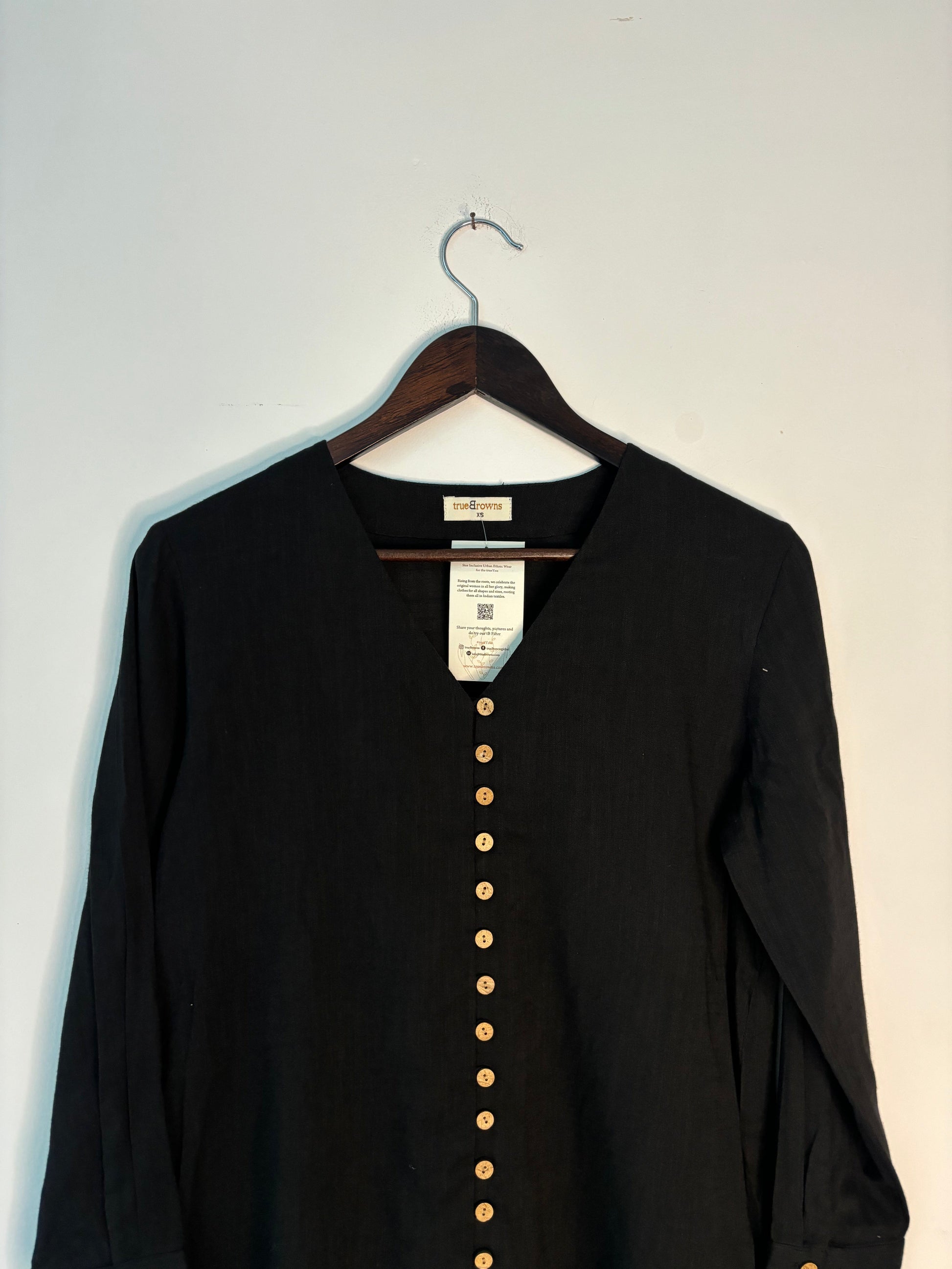trueBrowns Black Slub Short Top | Swadesiicart