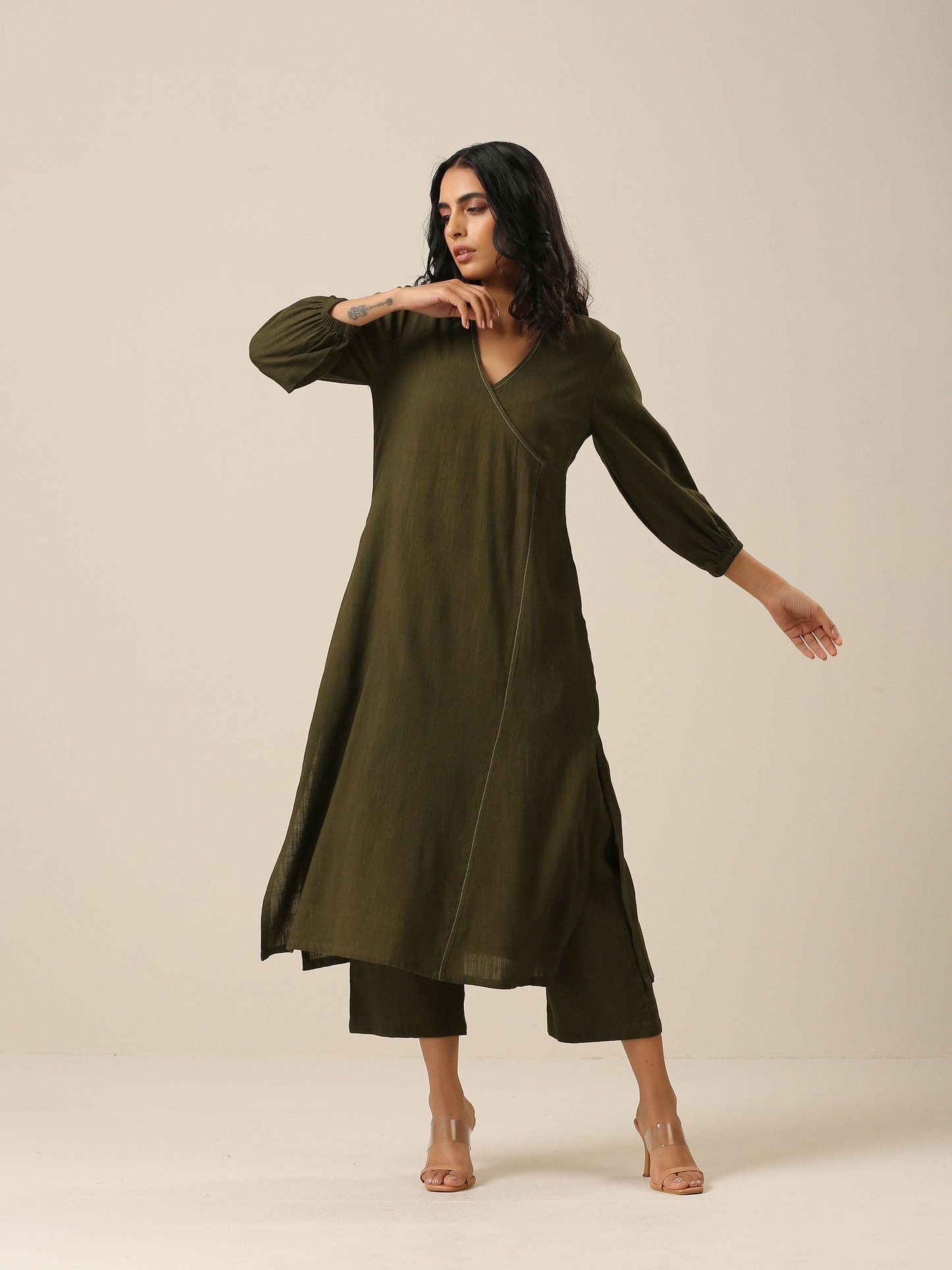 trueBrowns Olive Green Slub Texture Kurta Pant Set | Swadesiicart