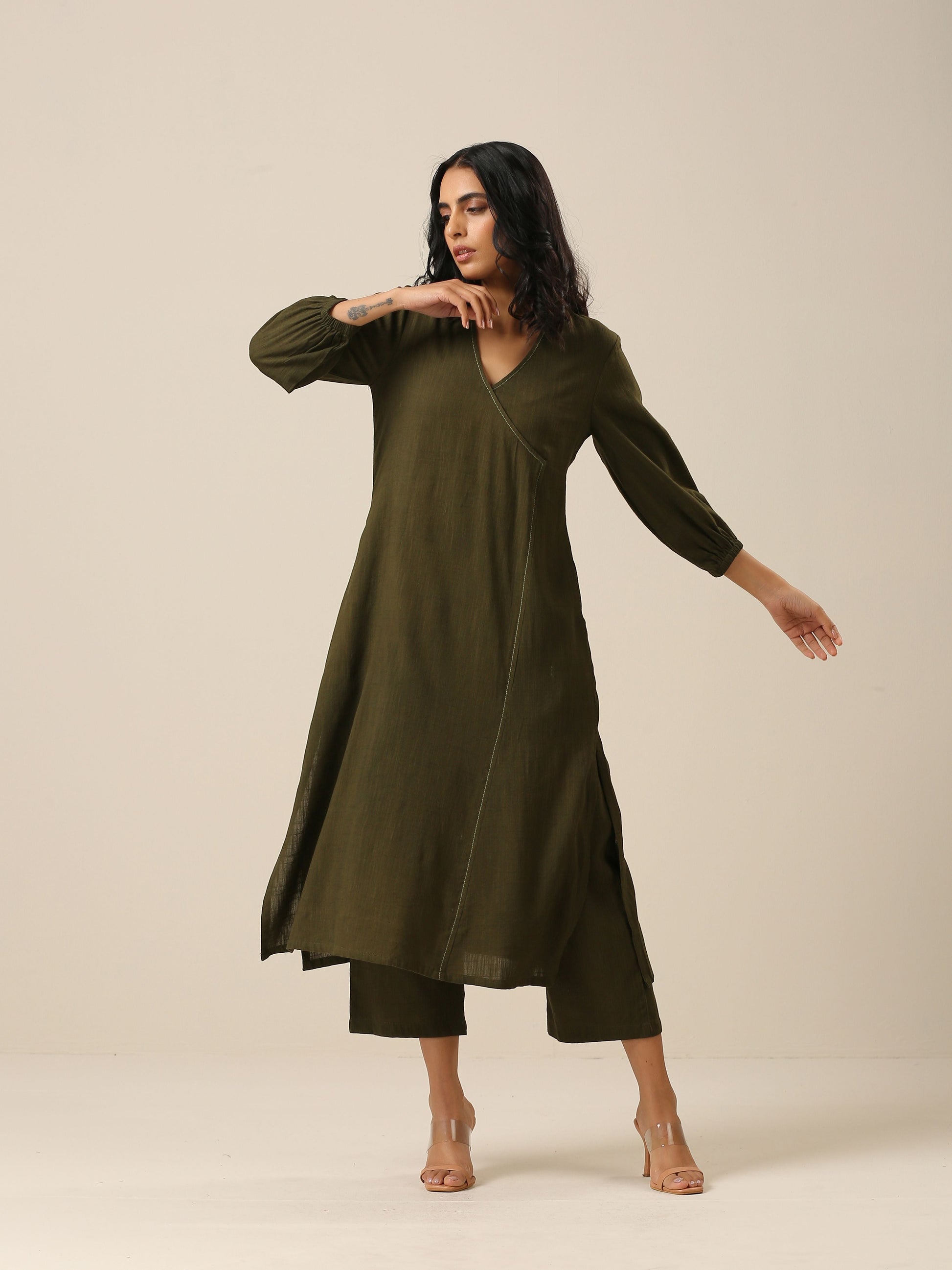 trueBrowns Olive Green Slub Texture Kurta Pant Set | Swadesiicart