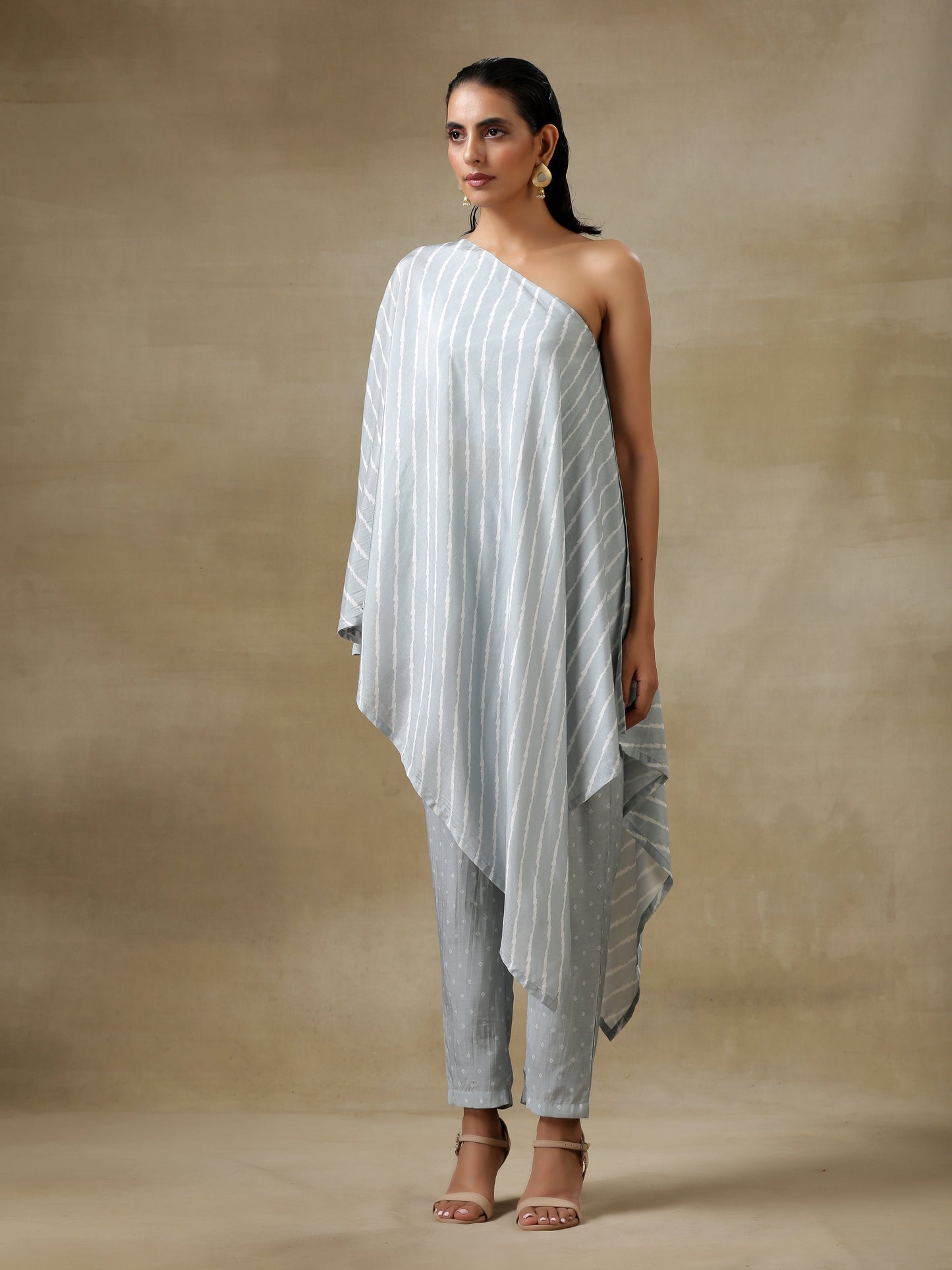 trueBrowns Grey Bandhani Printed Silk One-Shoulder Kurta Pant Set | Swadesiicart