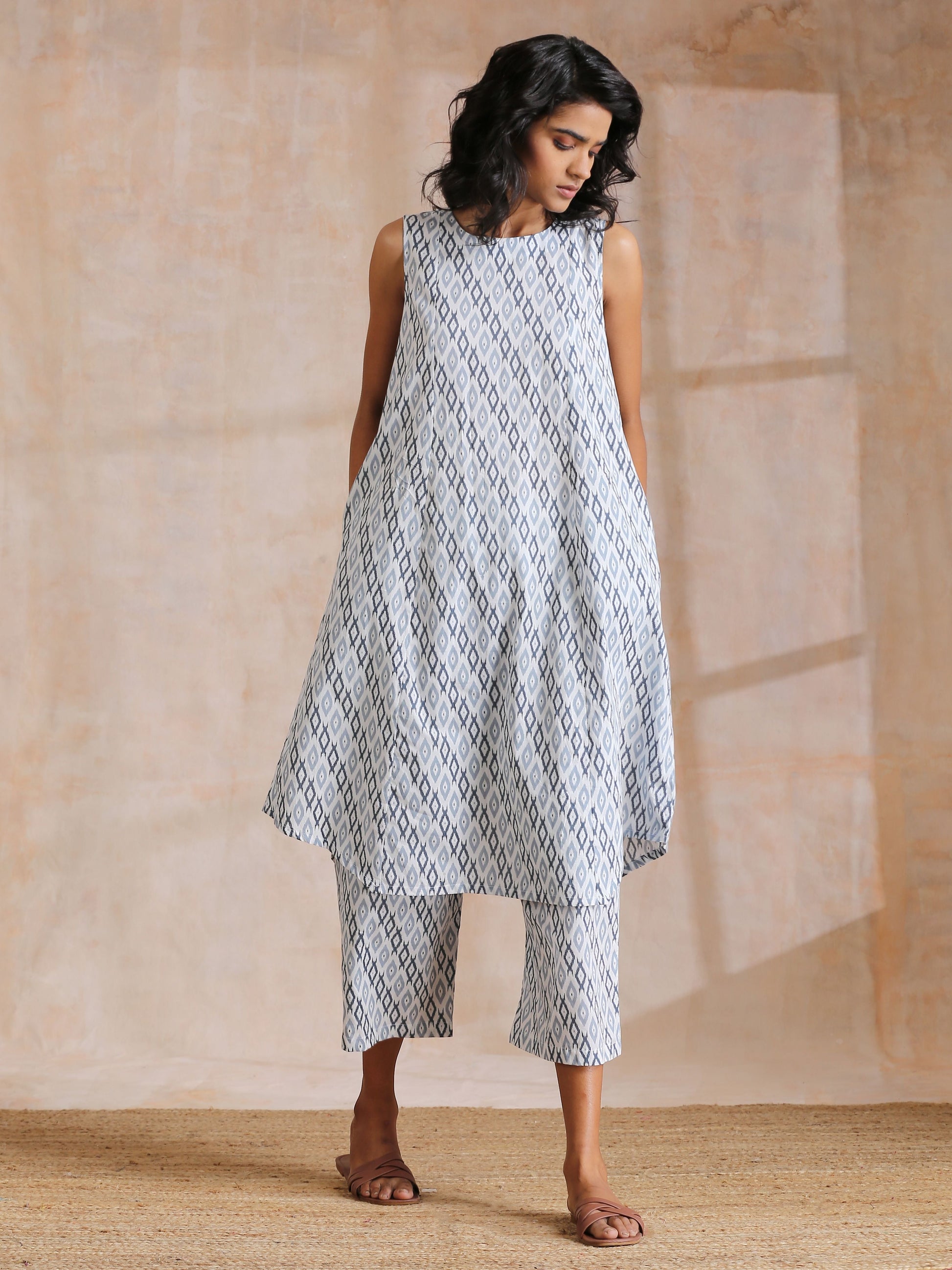 trueBrowns Multi Grey On Grey Ikat Print Cotton High-Low Co-Ord Set - Swadesiicart