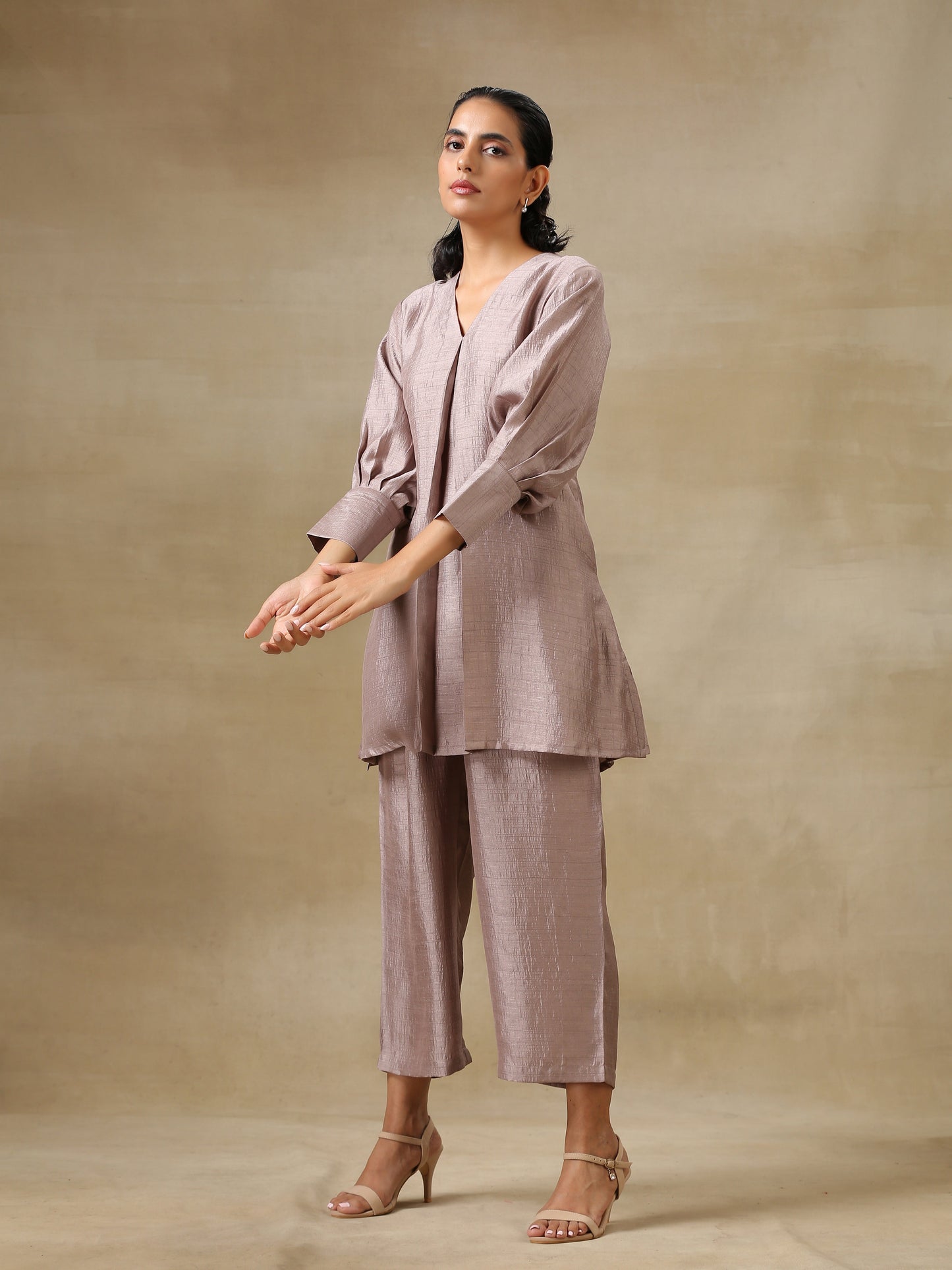 trueBrowns Grey Textured Silk Neck Pleat Co-Ord Set - Swadesiicart