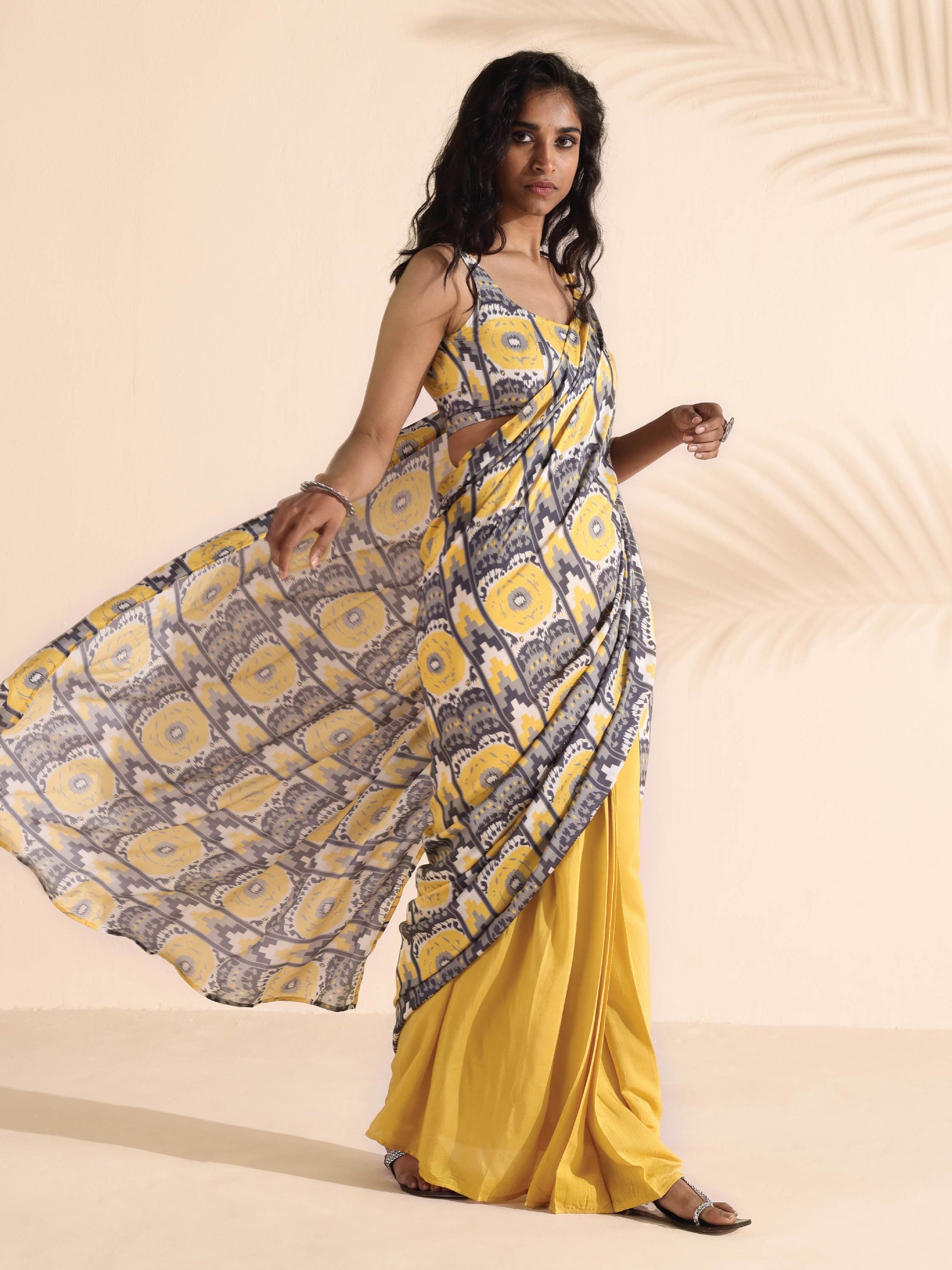 trueBrowns Yellow Muslin Ikat Saree | Swadesiicart