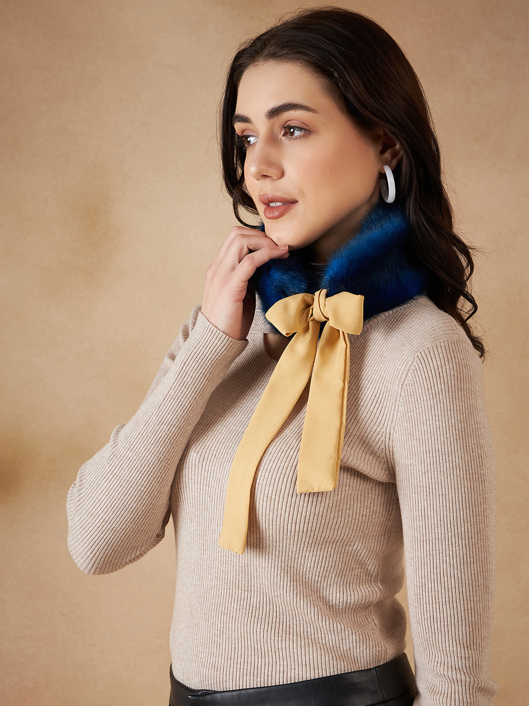 InWeave Women's Royal Blue Fur Neckpiece - Swadesiicart
