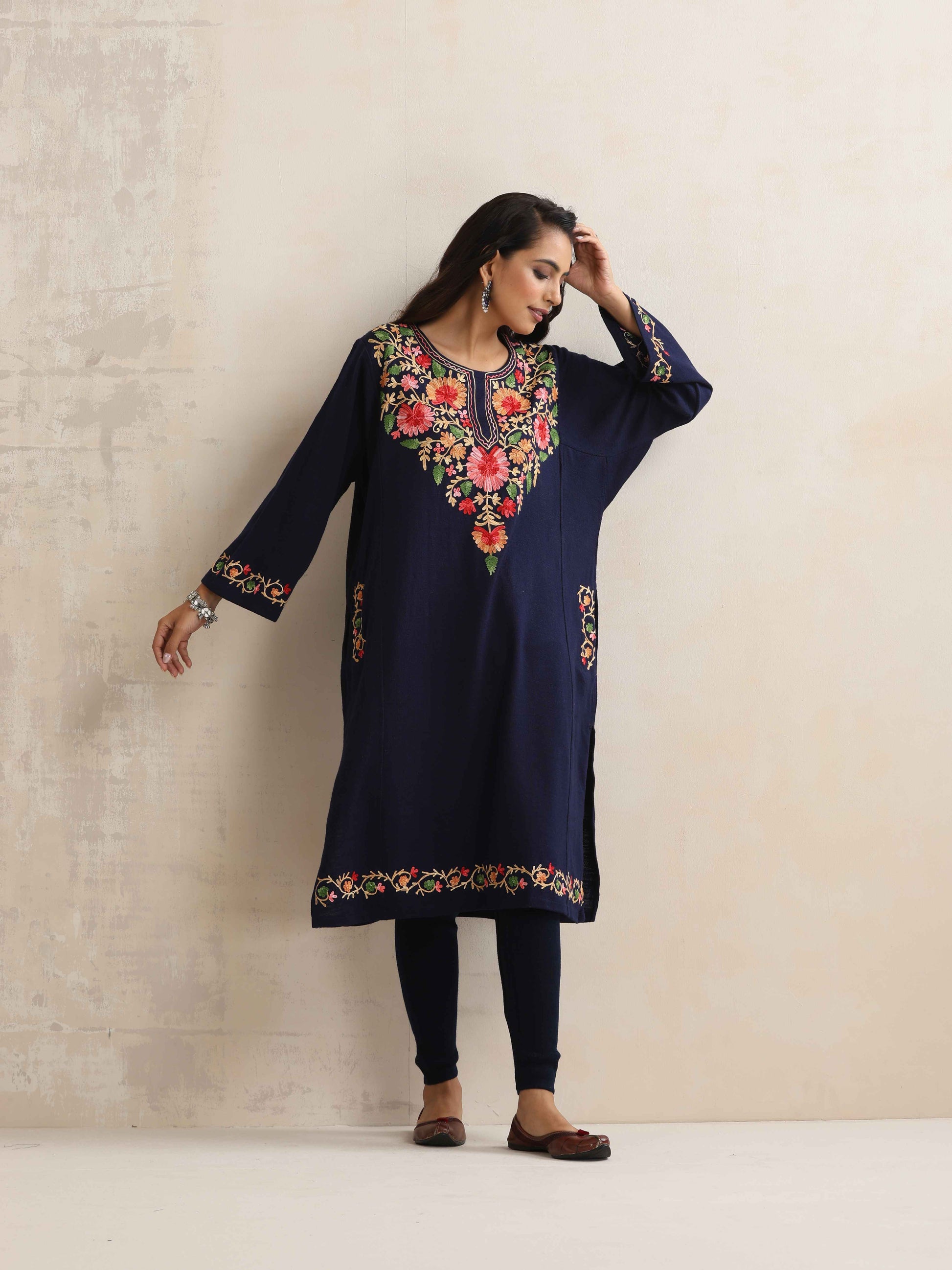 trueBrowns Blue Floral Embroidered Woollen Phiran Kurta | Swadesiicart