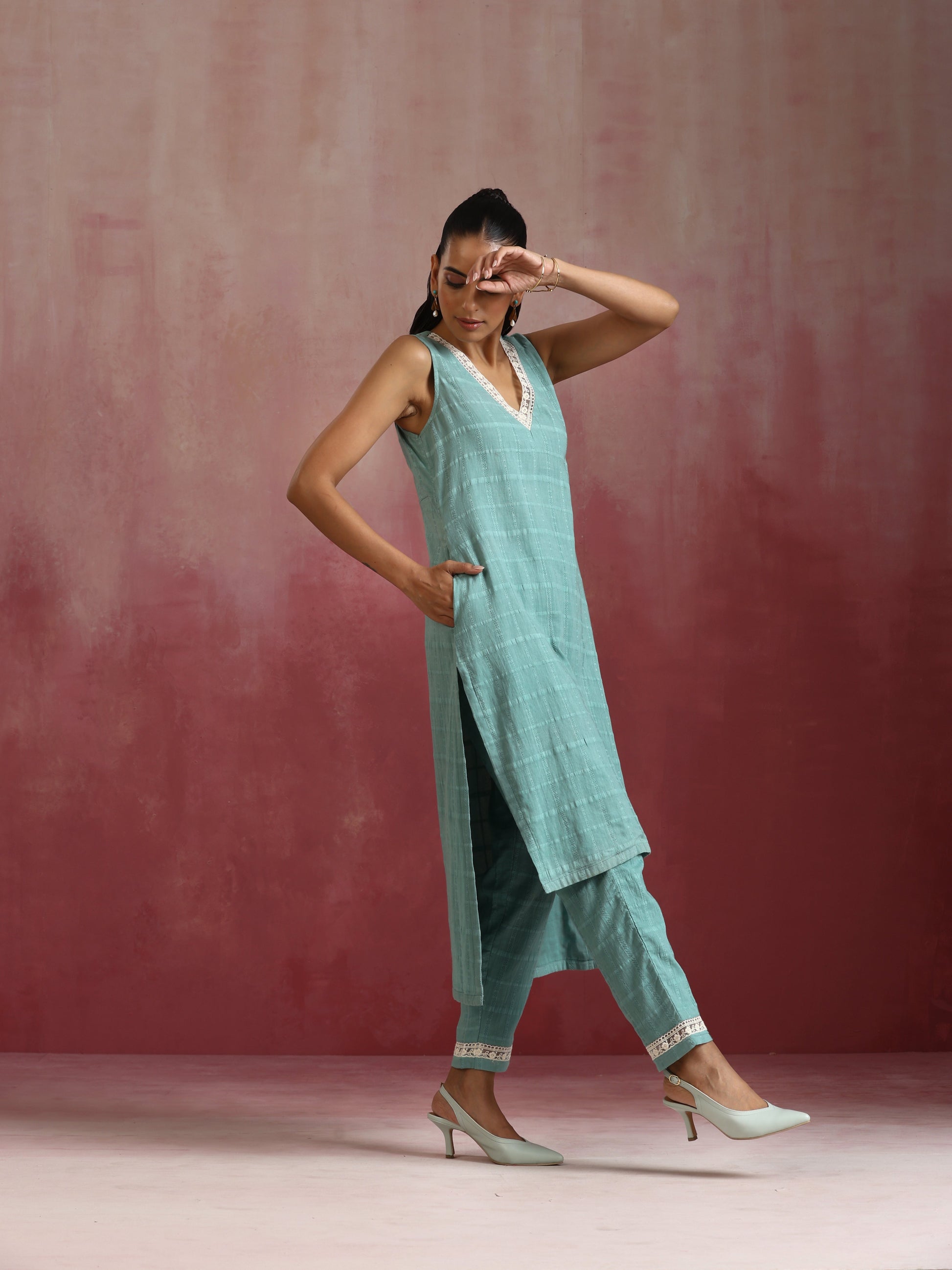 trueBrowns Aqua Blue Cotton Dobby High low Kurta Set | Swadesiicart