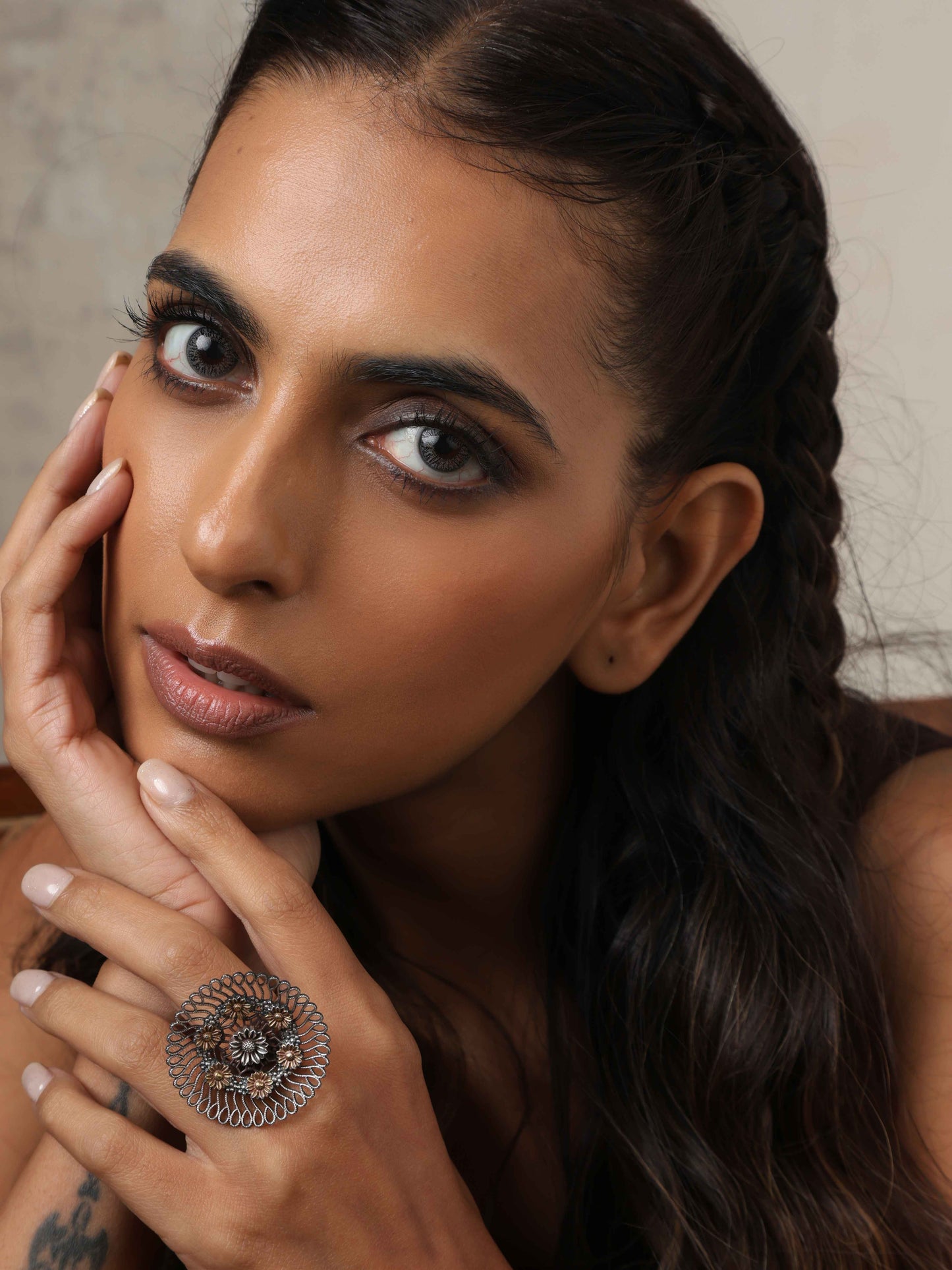 trueBrowns Silver Tone Floral Circular Ring | Swadesiicart