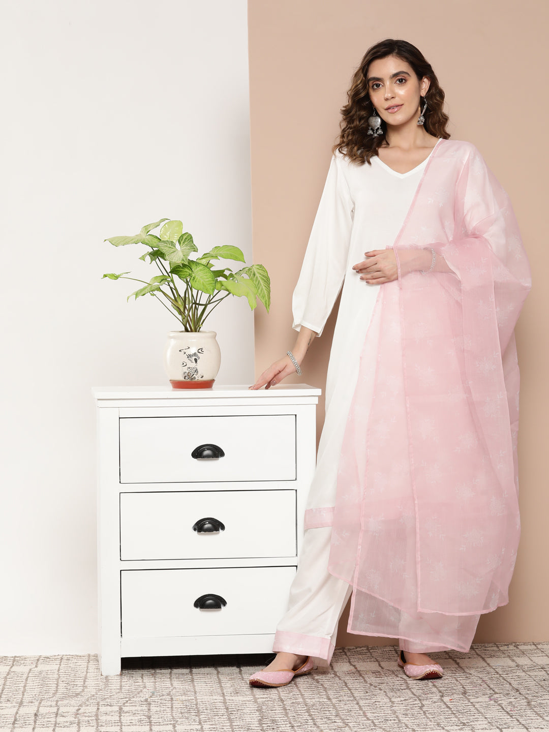 InWeave Women's Cream Straight Kurta Set W Pink White Print Organza Dupatta - Swadesiicart