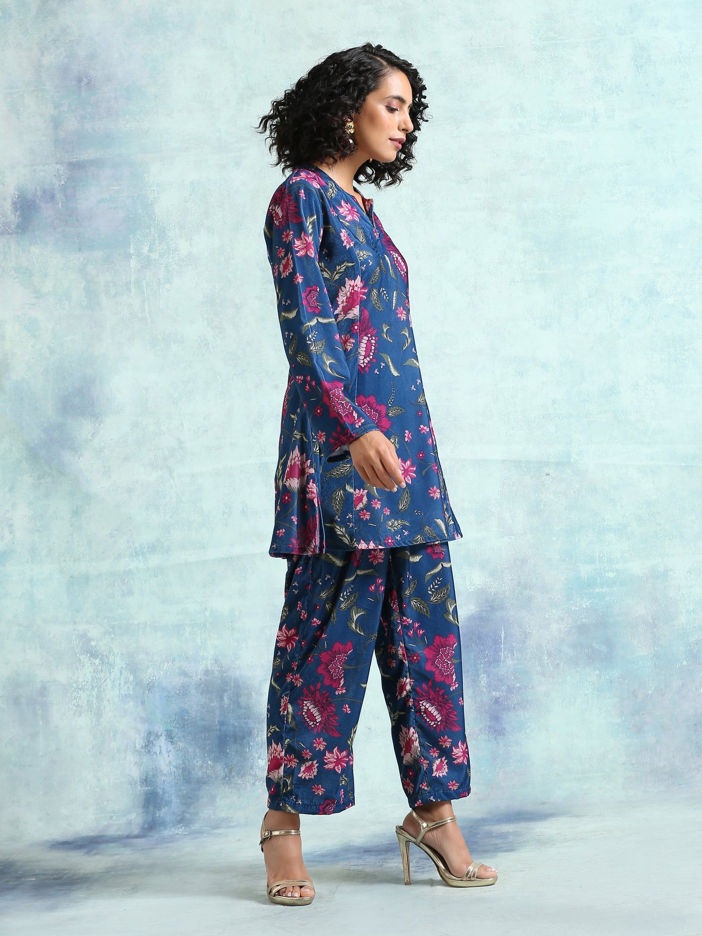 trueBrowns Blue Printed Velvet Co-Ord Set - Swadesiicart