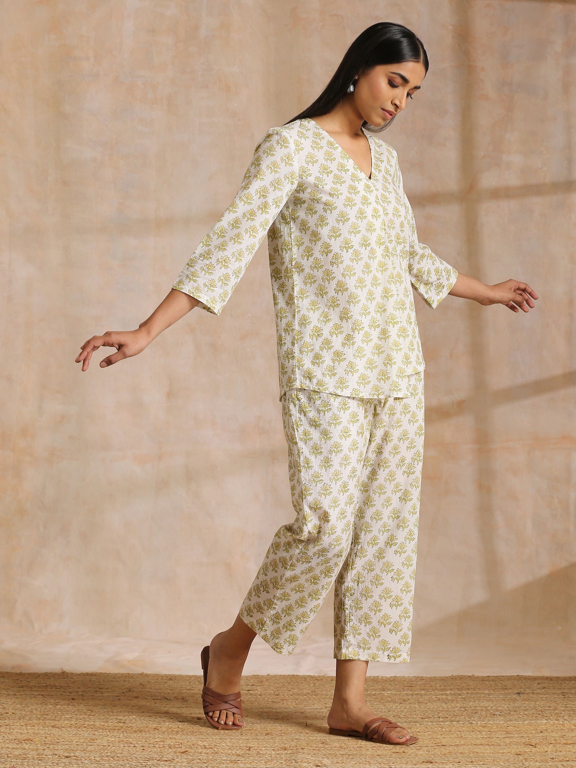 trueBrowns Green Buta On Off-White Block Print Cotton Co-Ord Set - Swadesiicart