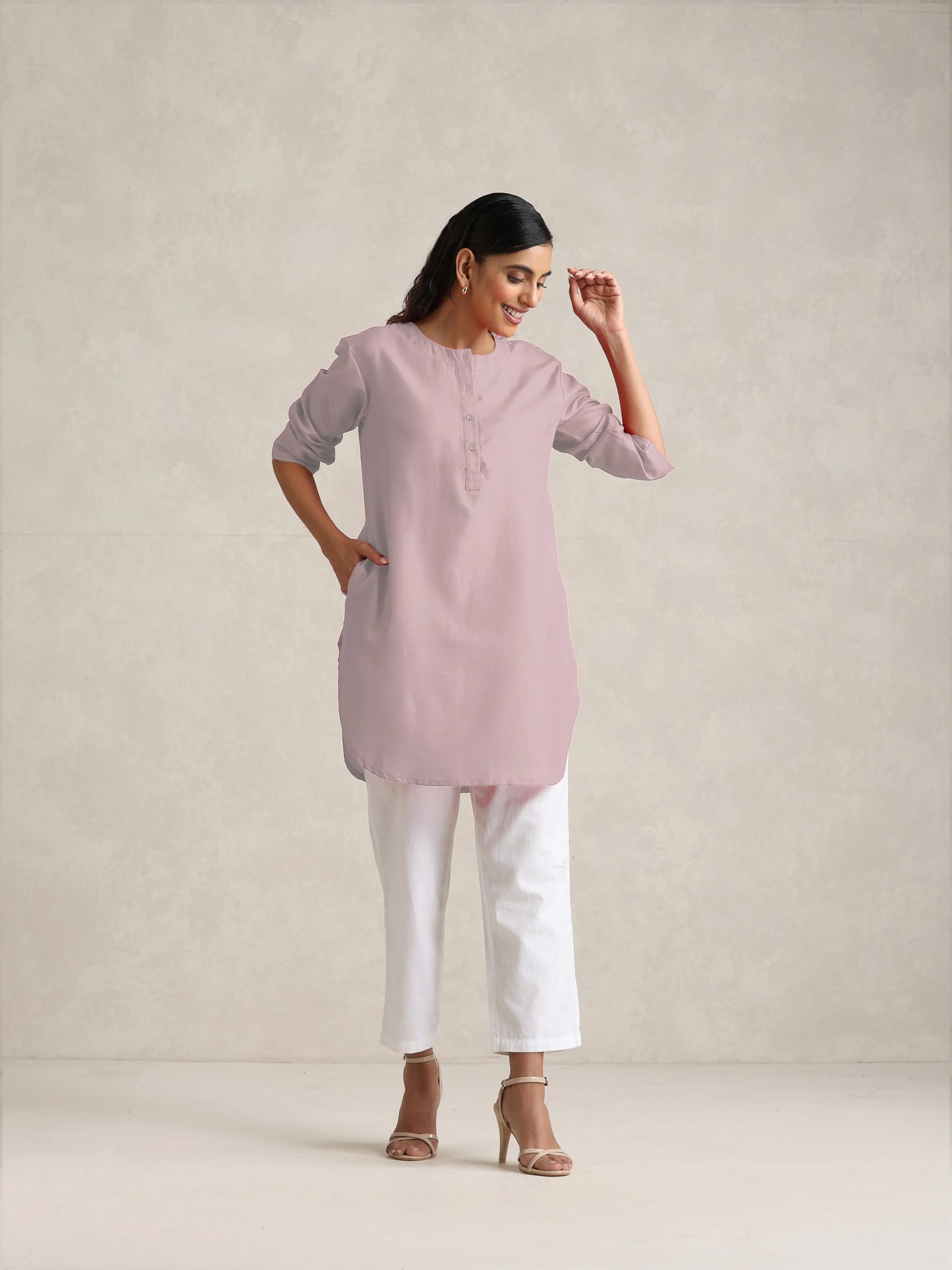 trueBrowns Pink Cotton Blend Short Kurta | Swadesiicart