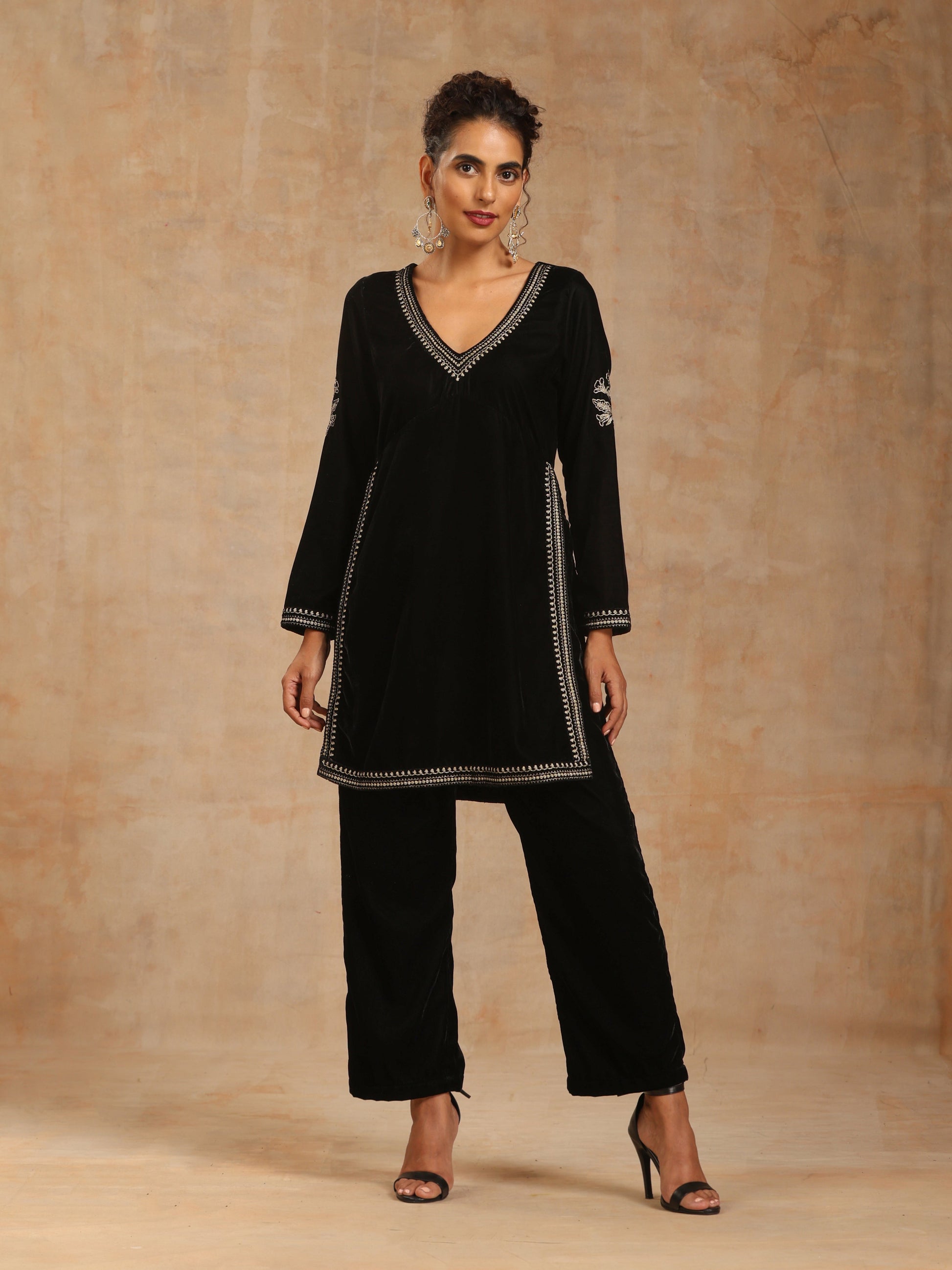 trueBrowns Black Velvet Embroidered Co-ord Set - Swadesiicart
