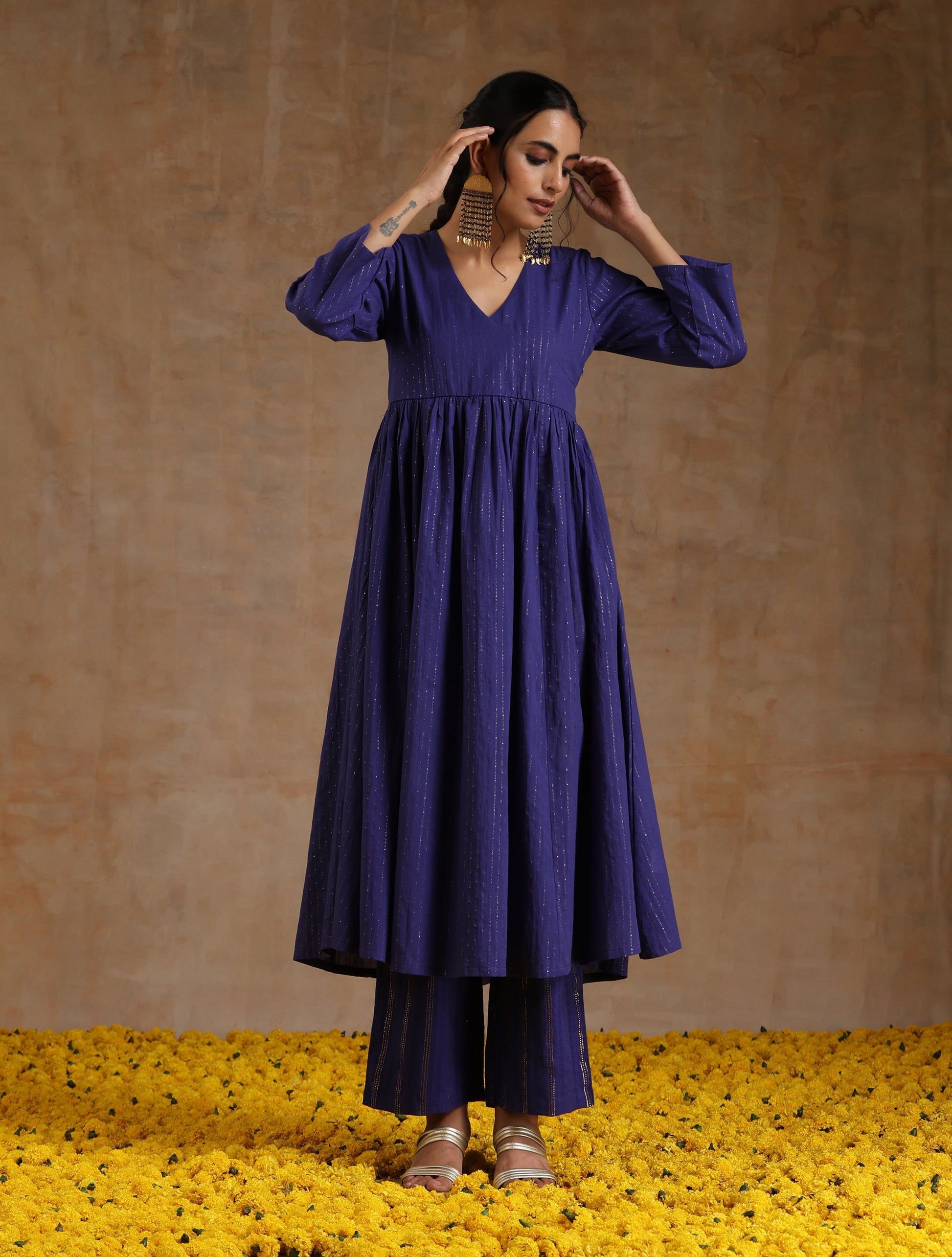 trueBrowns Spectrum Blue Gold Cotton Kalidar Kurta Set | Swadesiicart