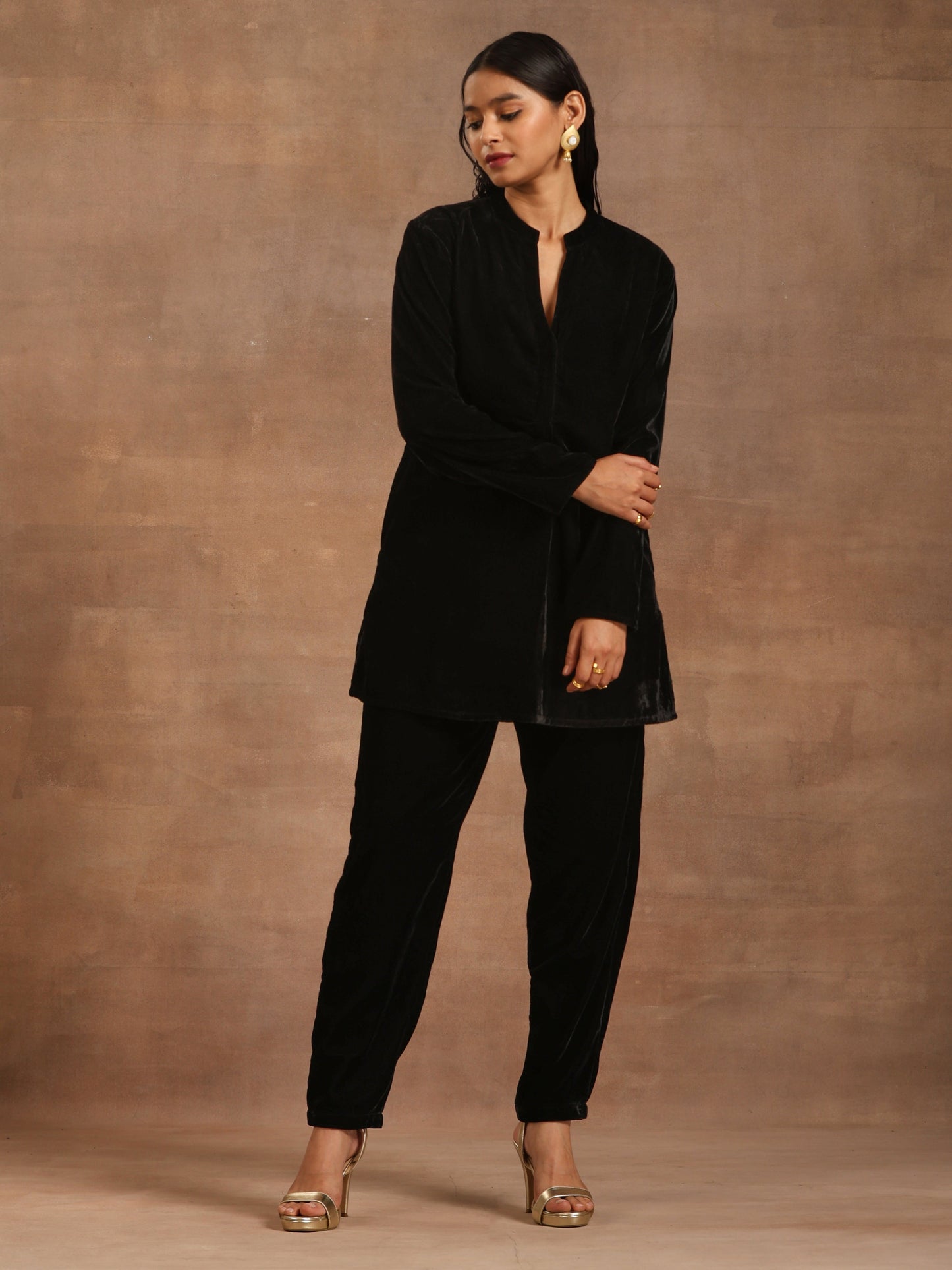 trueBrowns Black Velvet Solid Co-ord Set - Swadesiicart