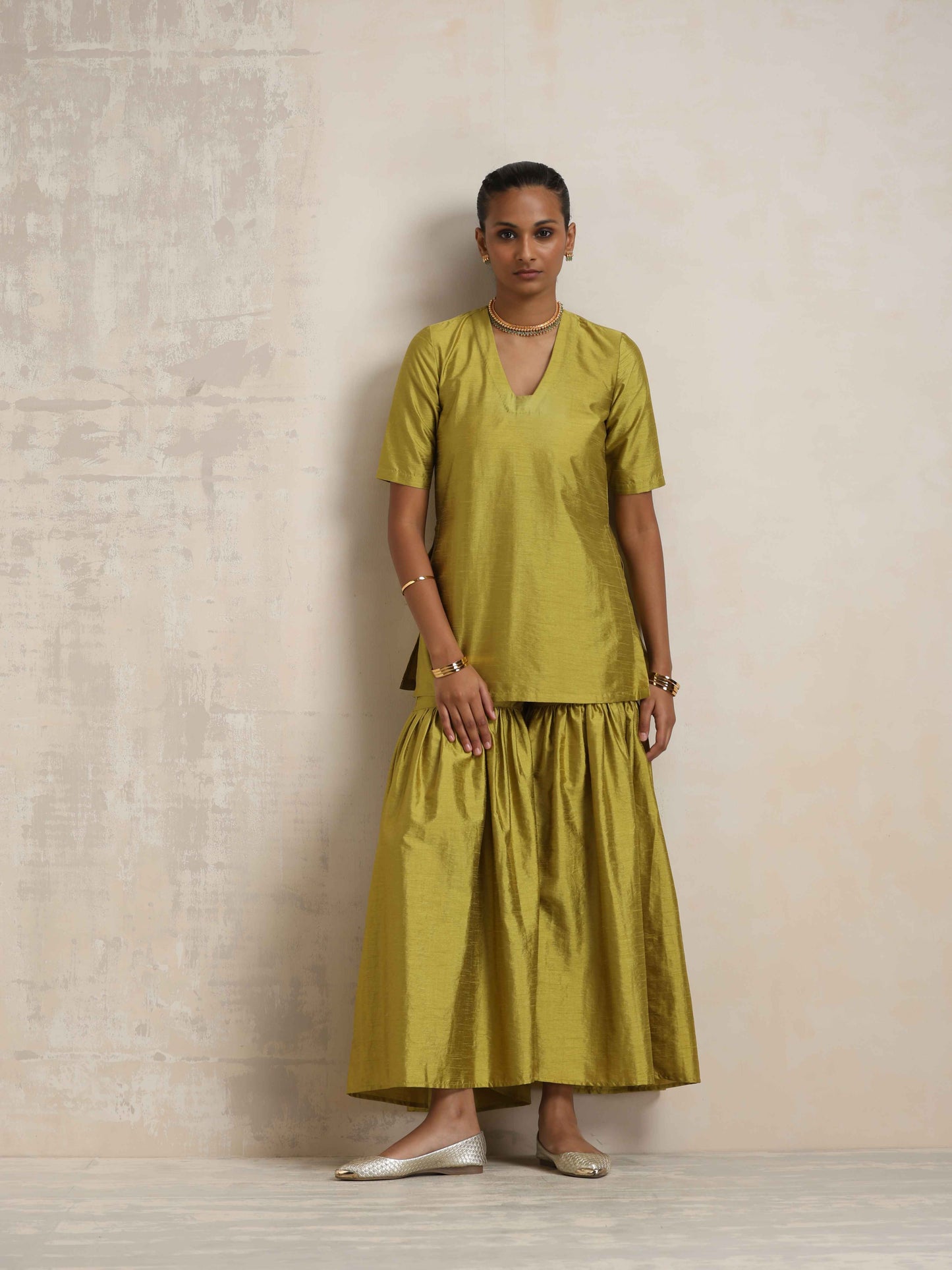 trueBrowns Green Silk Sharara Dupatta Set | Swadesiicart