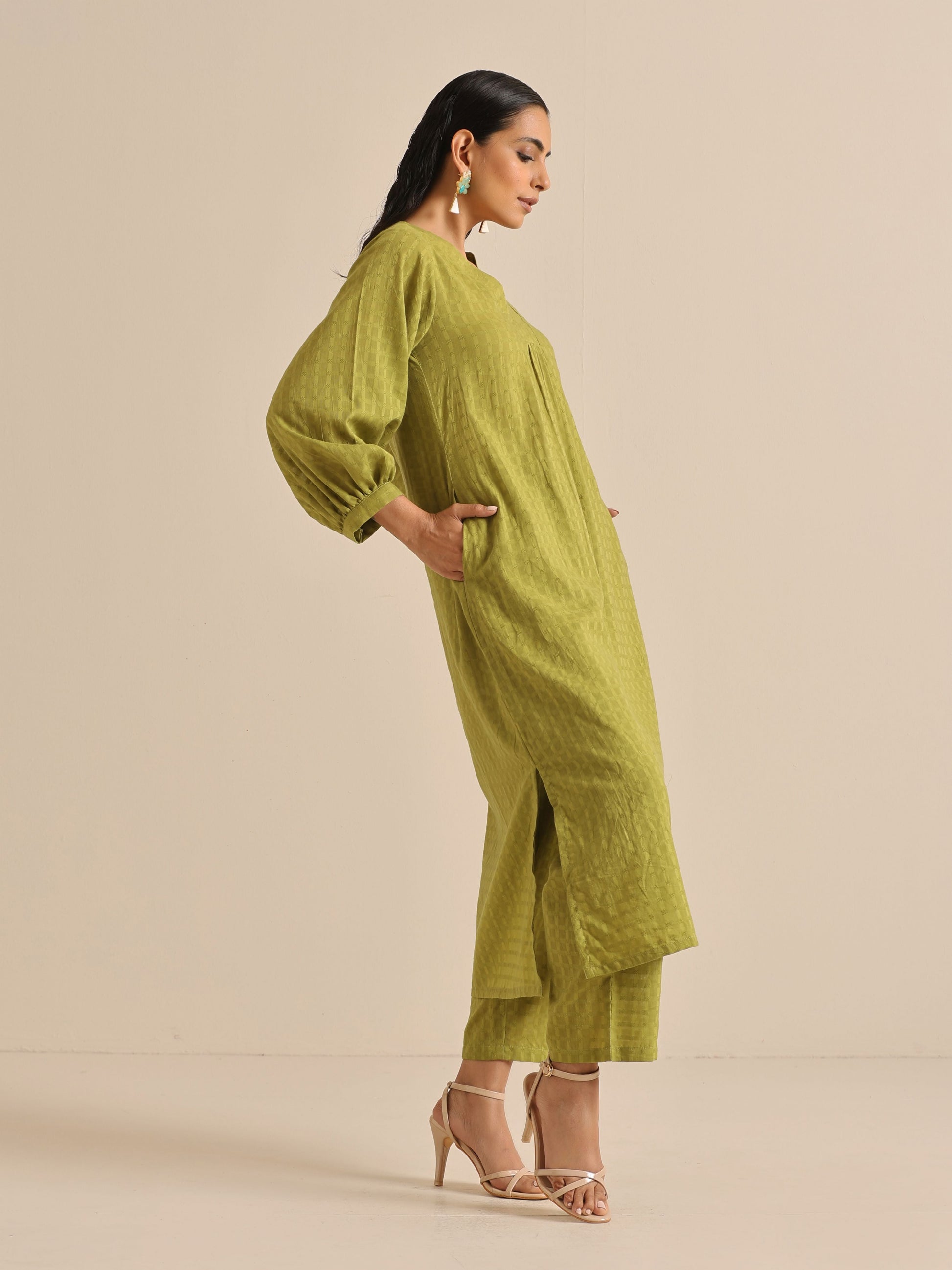trueBrowns Fresh Green Dobby Puff Sleeve Kurta Pant Set | Swadesiicart