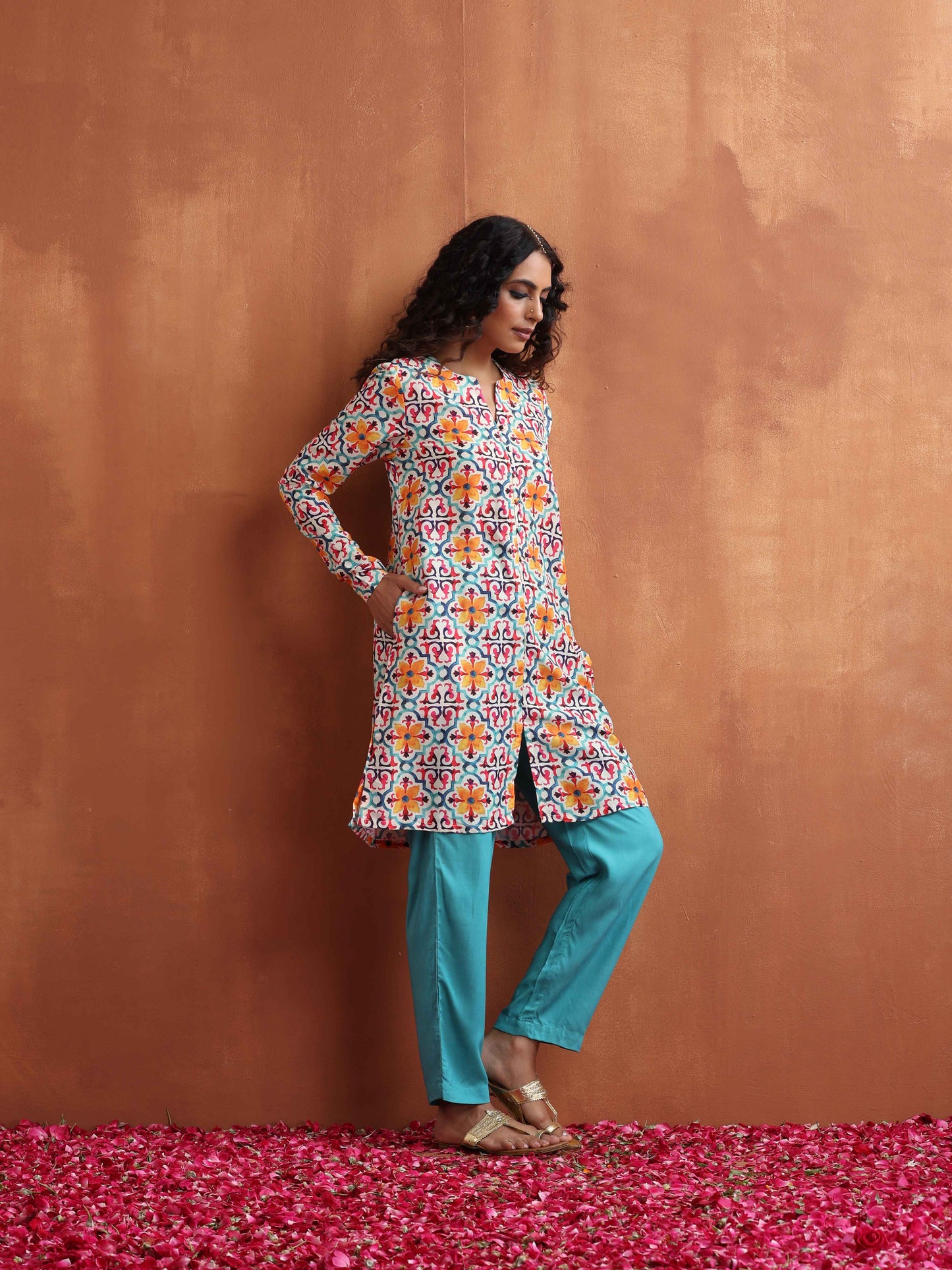 trueBrowns Off White Print Kurta Co-ord Set - Swadesiicart