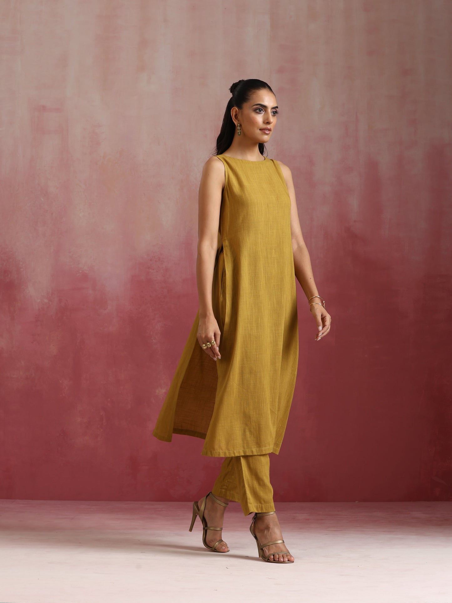 trueBrowns Mustard Cotton Kurta Set | Swadesiicart