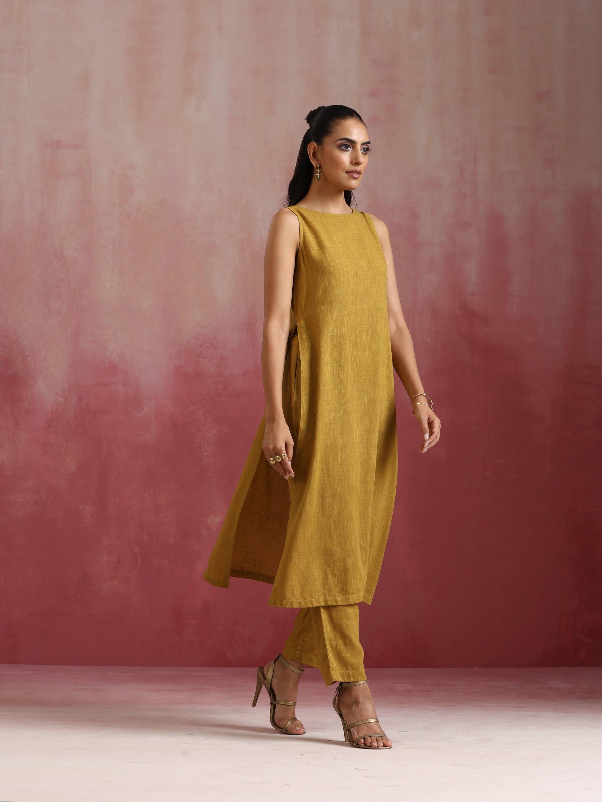 trueBrowns Mustard Cotton Kurta Set | Swadesiicart
