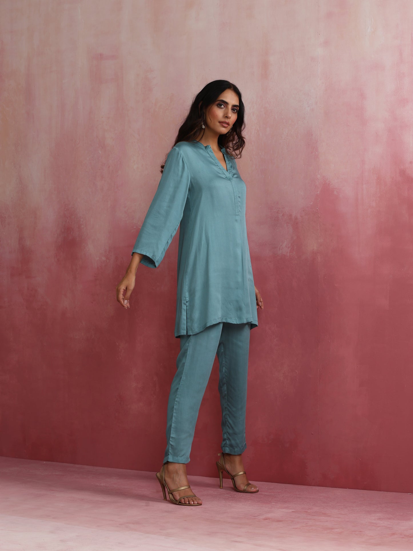 trueBrowns Light Blue Modal Straight Kurta Co-ord Set - Swadesiicart