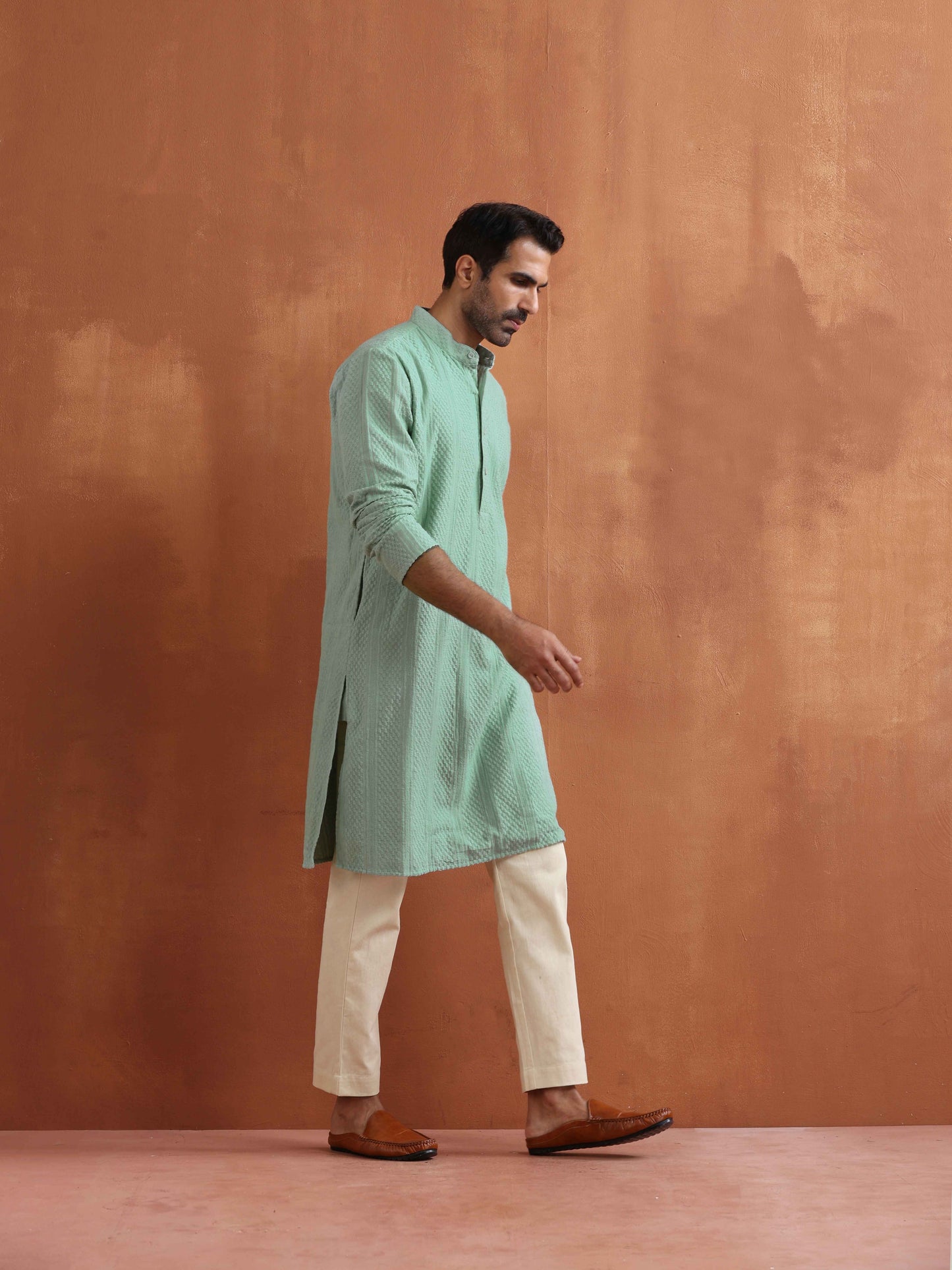 trueBrowns Men's Green Cotton Dobby Kurta | Swadesiicart