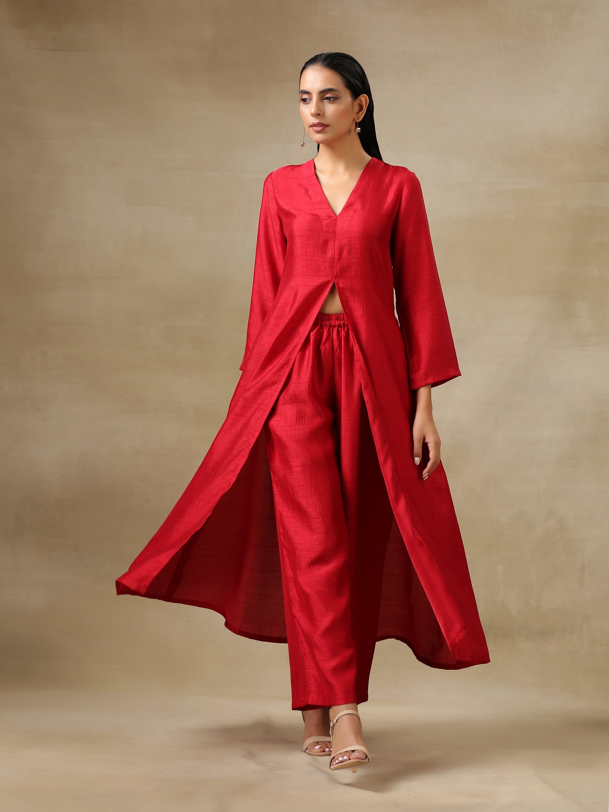trueBrowns Maroon Textured Silk Front Slit Kurta Pant Set | Swadesiicart