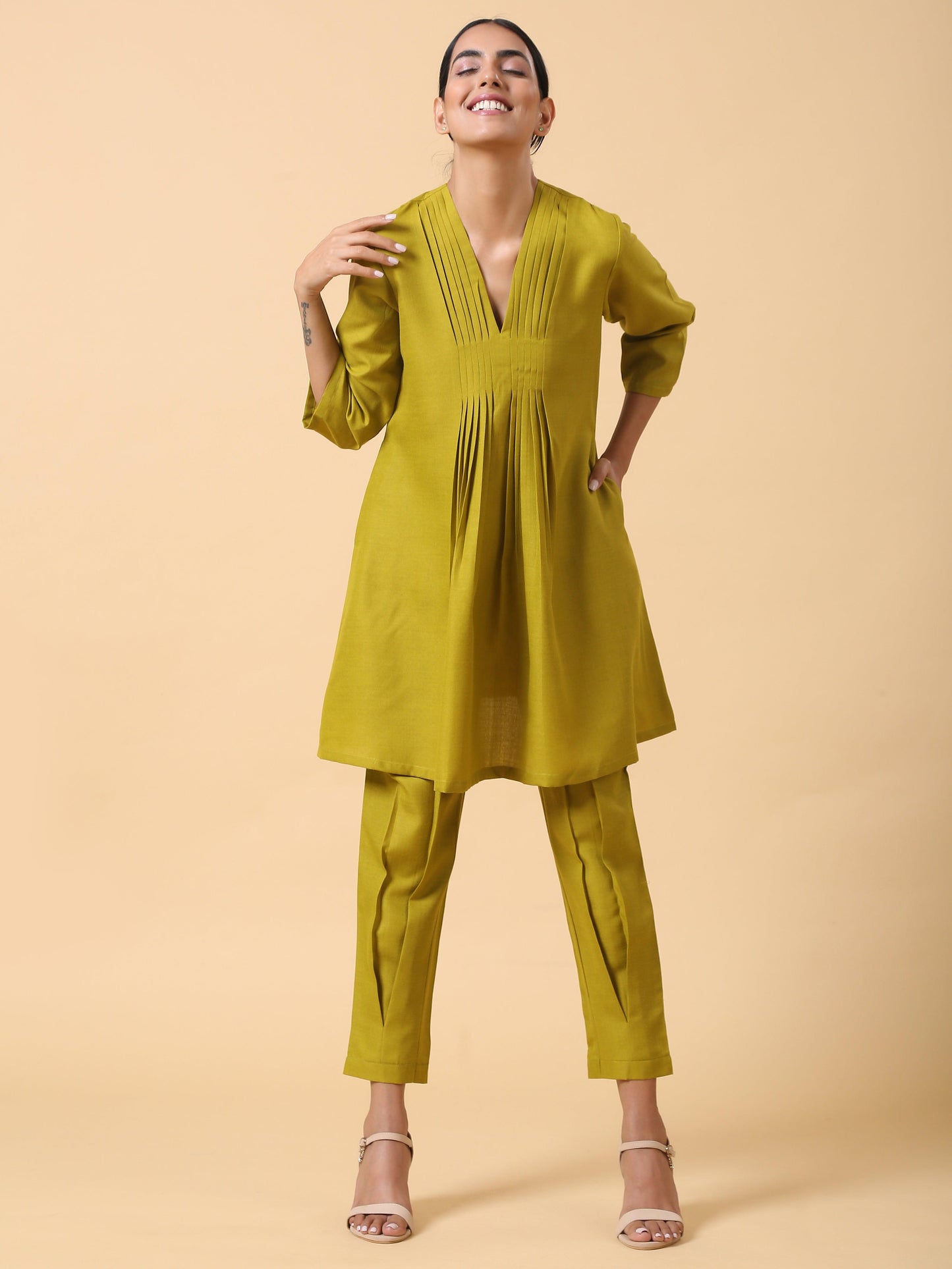 trueBrowns Cotton Linen Lime Green Pleated Co-Ord Set | Relove - Swadesiicart