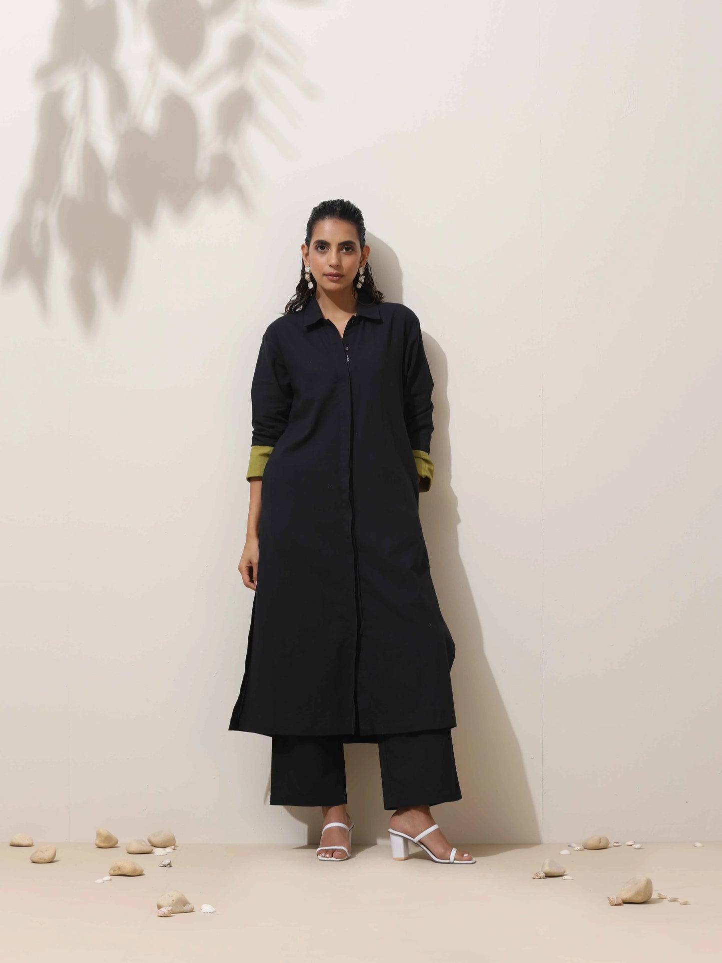 trueBrowns Black Cotton Linen Kurta Pant Set | Swadesiicart