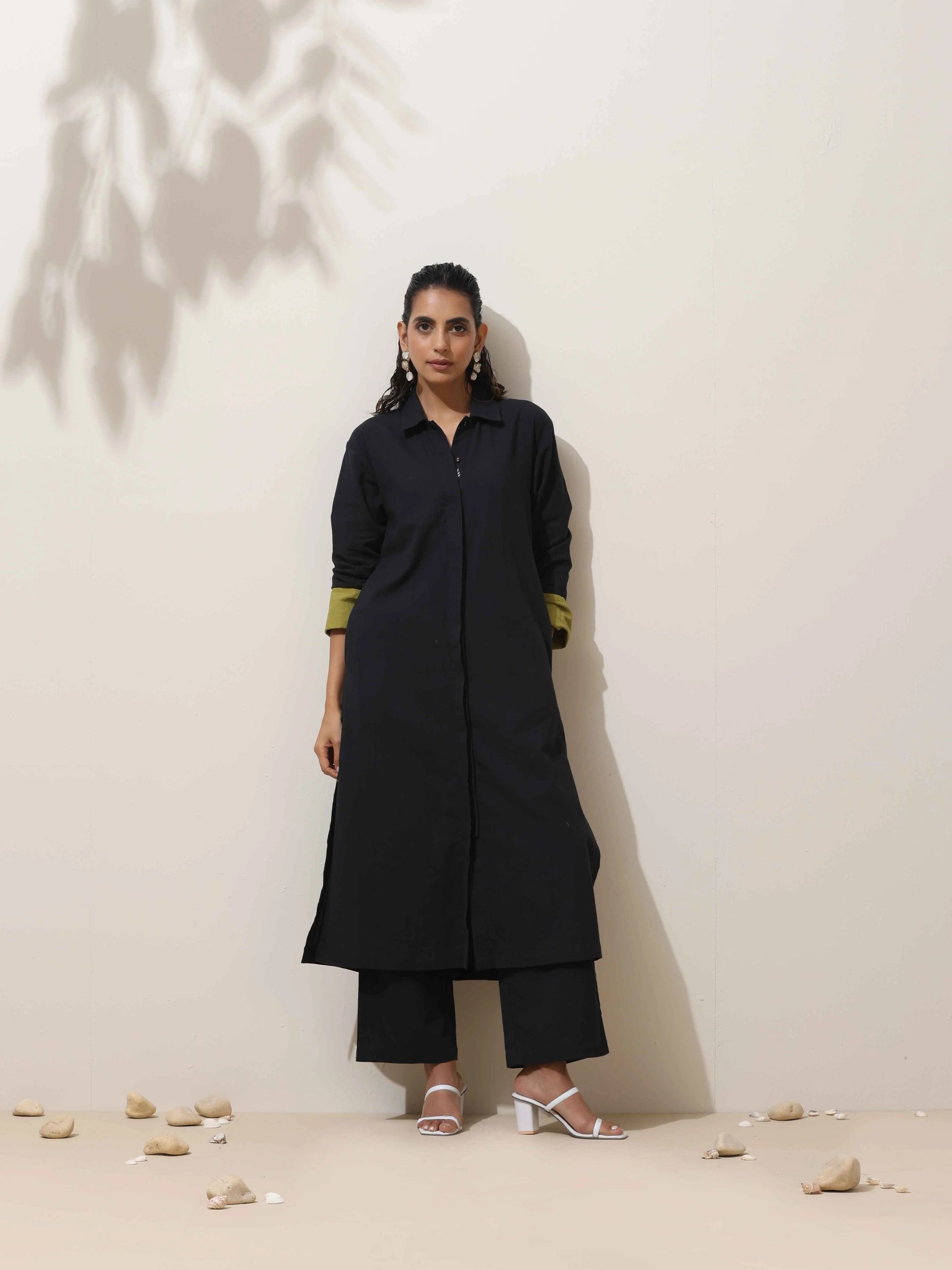 trueBrowns Black Cotton Linen Kurta Pant Set | Swadesiicart