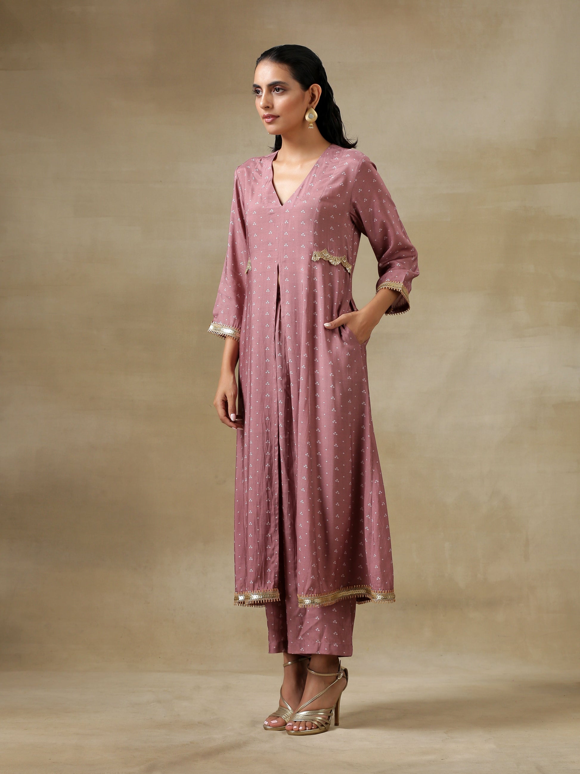 trueBrowns Dark Mauve Bandhani Printed Silk Front Slit Kurta Pant Set | Swadesiicart