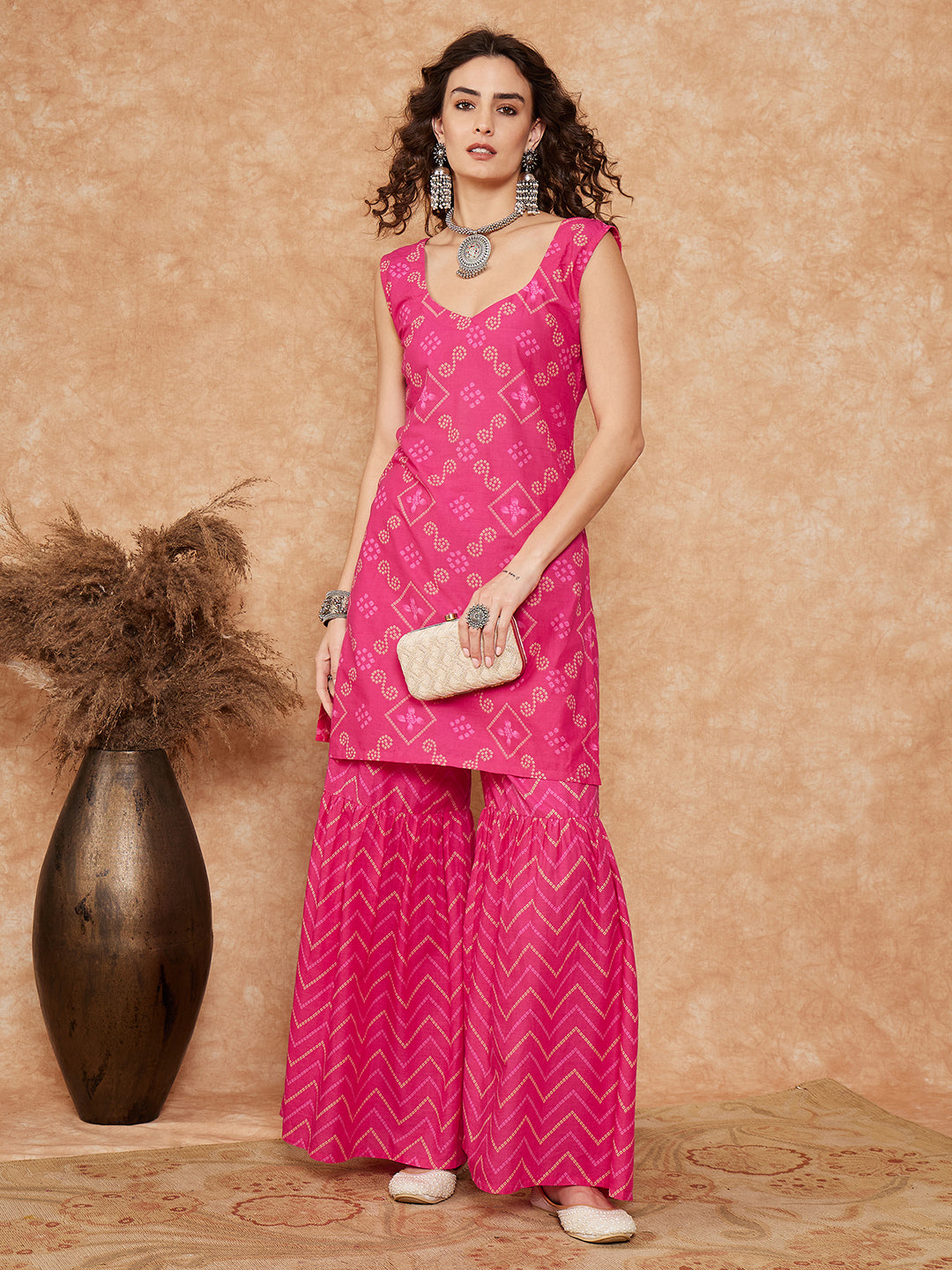 InWeave Women's Fuchsia S Print Sweetheart Neckline Kurta Palazzo Set - Swadesiicart