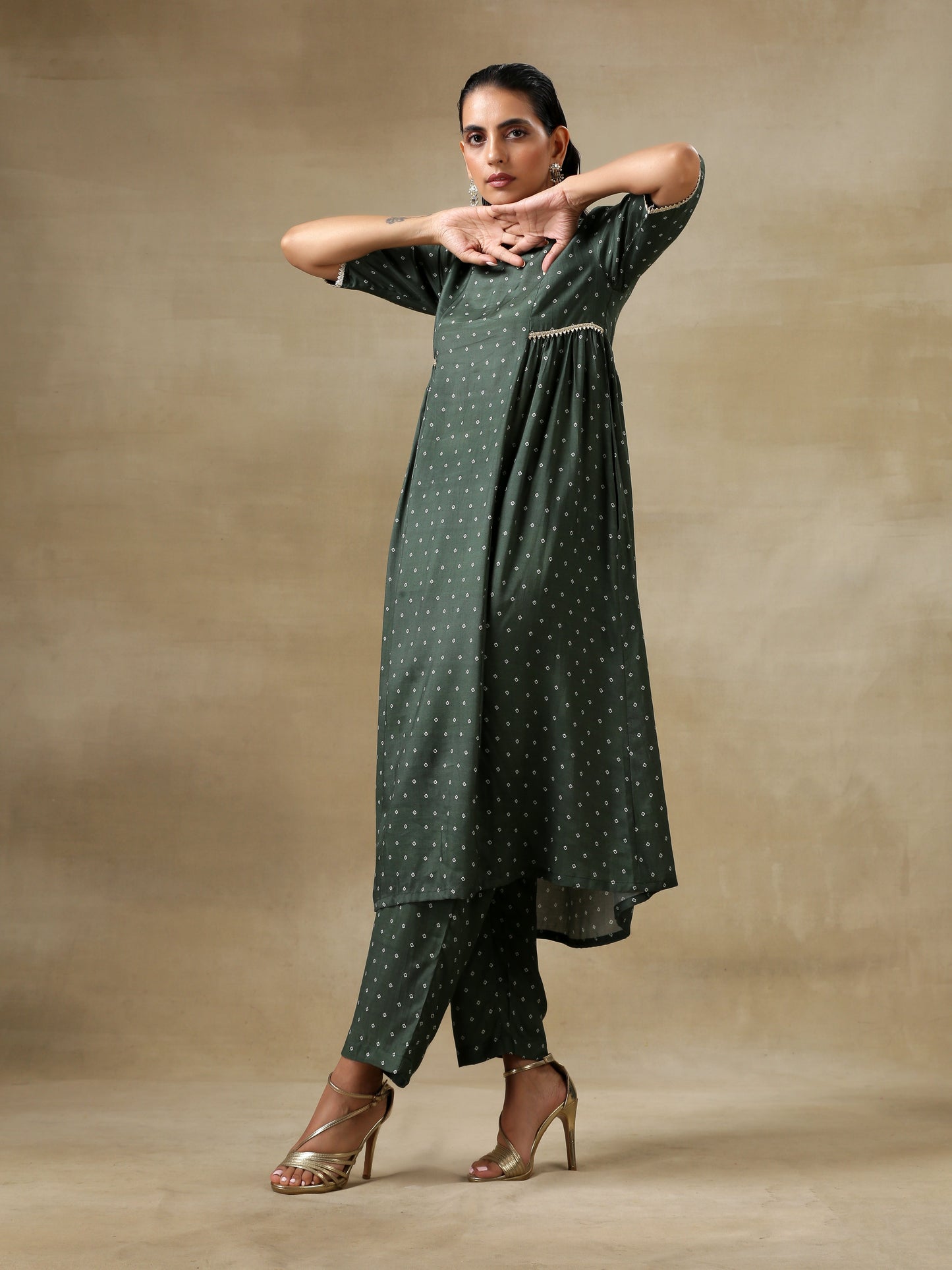 trueBrowns Dark Green Bandhani Printed Silk Side Gathered Kurta Pant Set | Swadesiicart