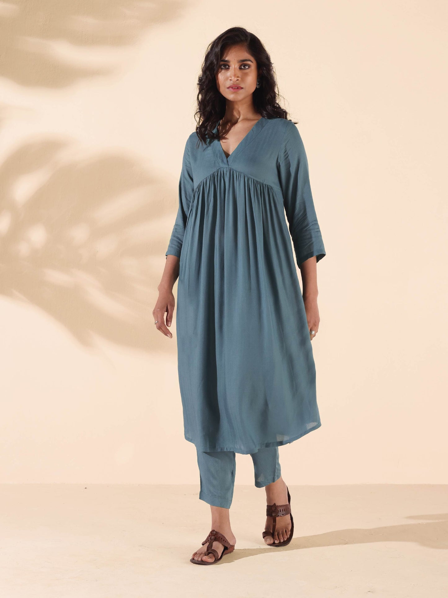 trueBrowns Turquoise Viscose Dobby Flared Kurta Pant Set | Swadesiicart