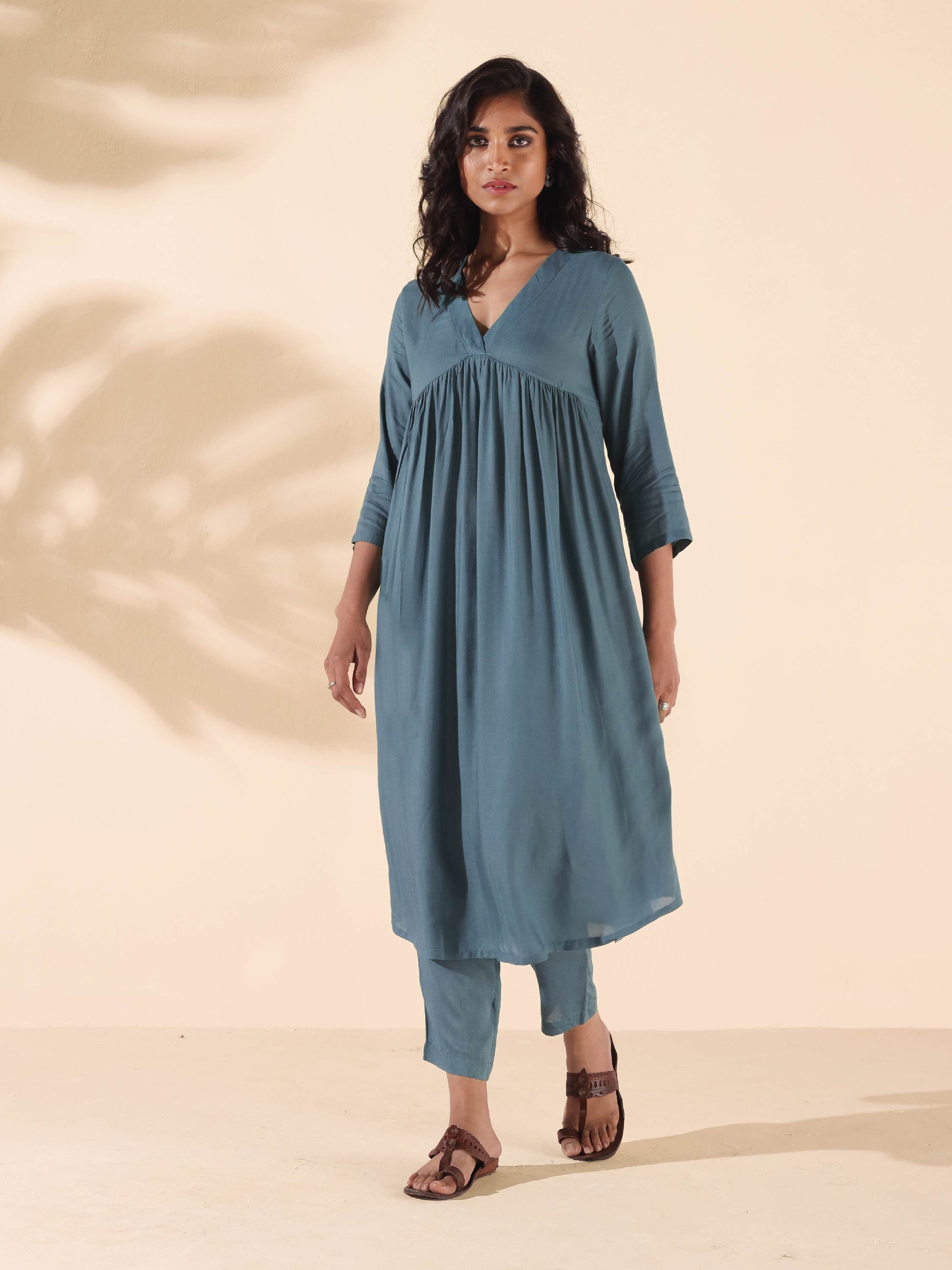 trueBrowns Turquoise Viscose Dobby Flared Kurta Pant Set | Swadesiicart