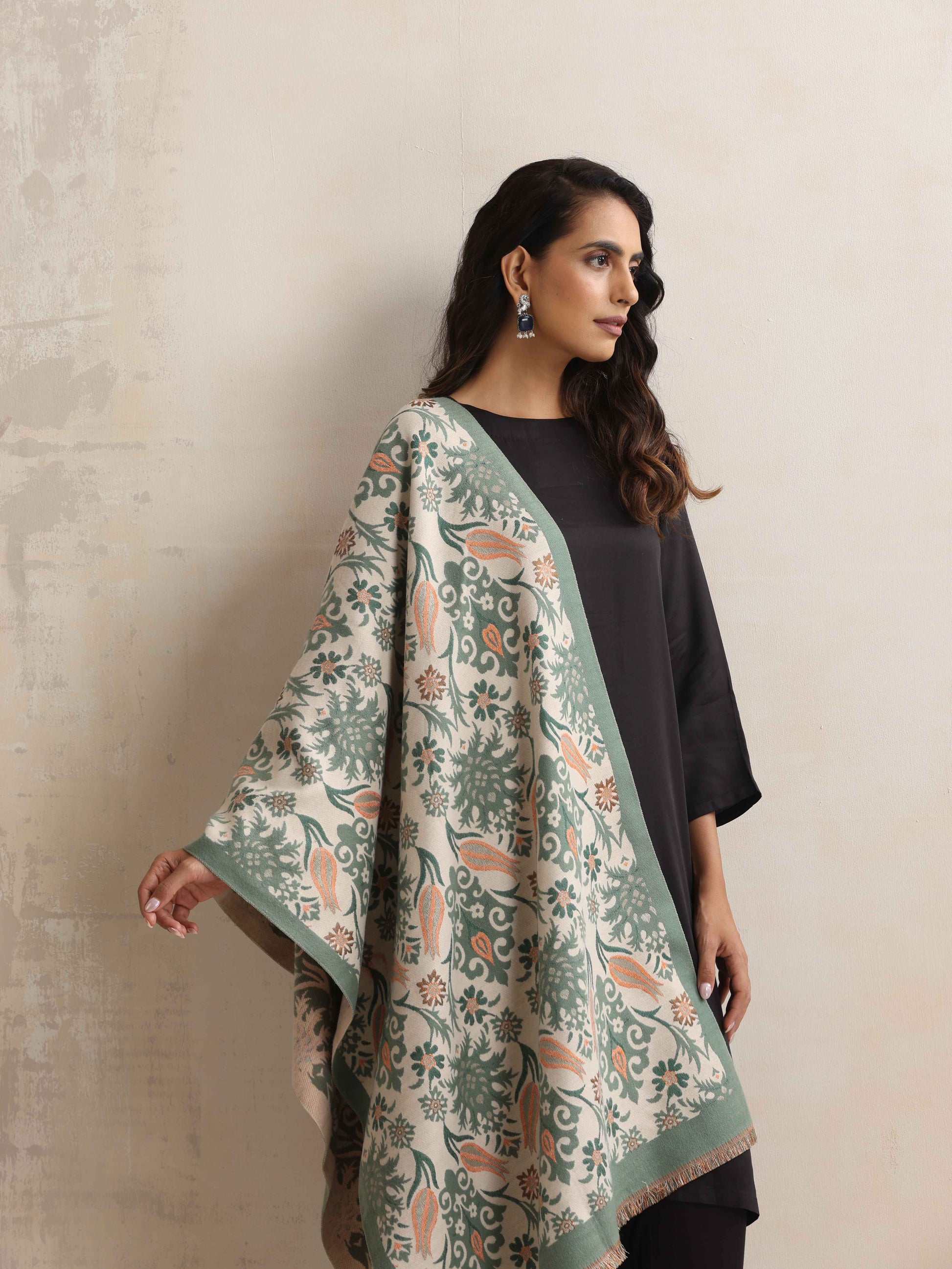 trueBrowns Green Floral Reversible Woollen Stole | Swadesiicart