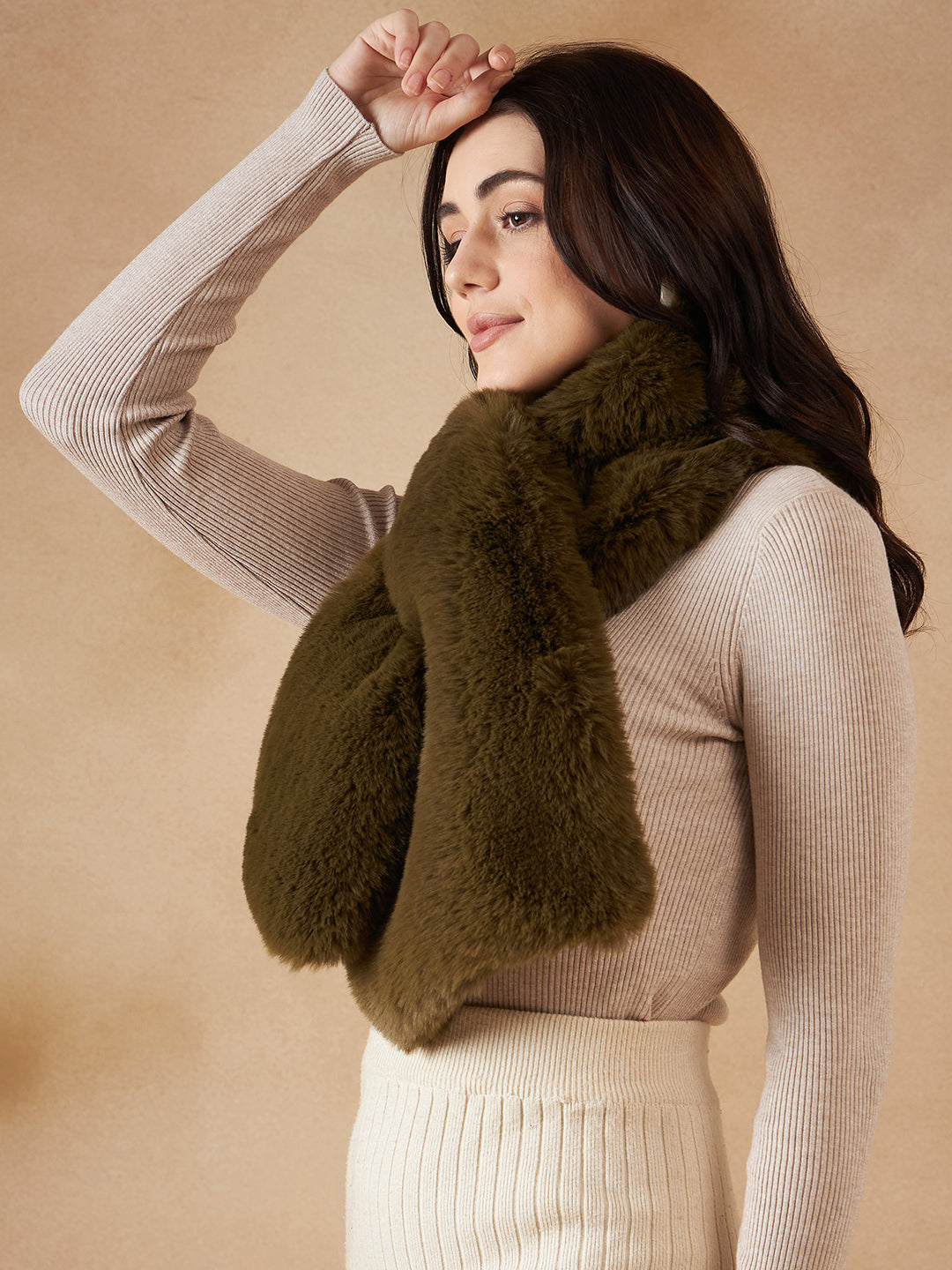 InWeave Women's Mehandi Green Faux Fur Neck Warmer - Swadesiicart