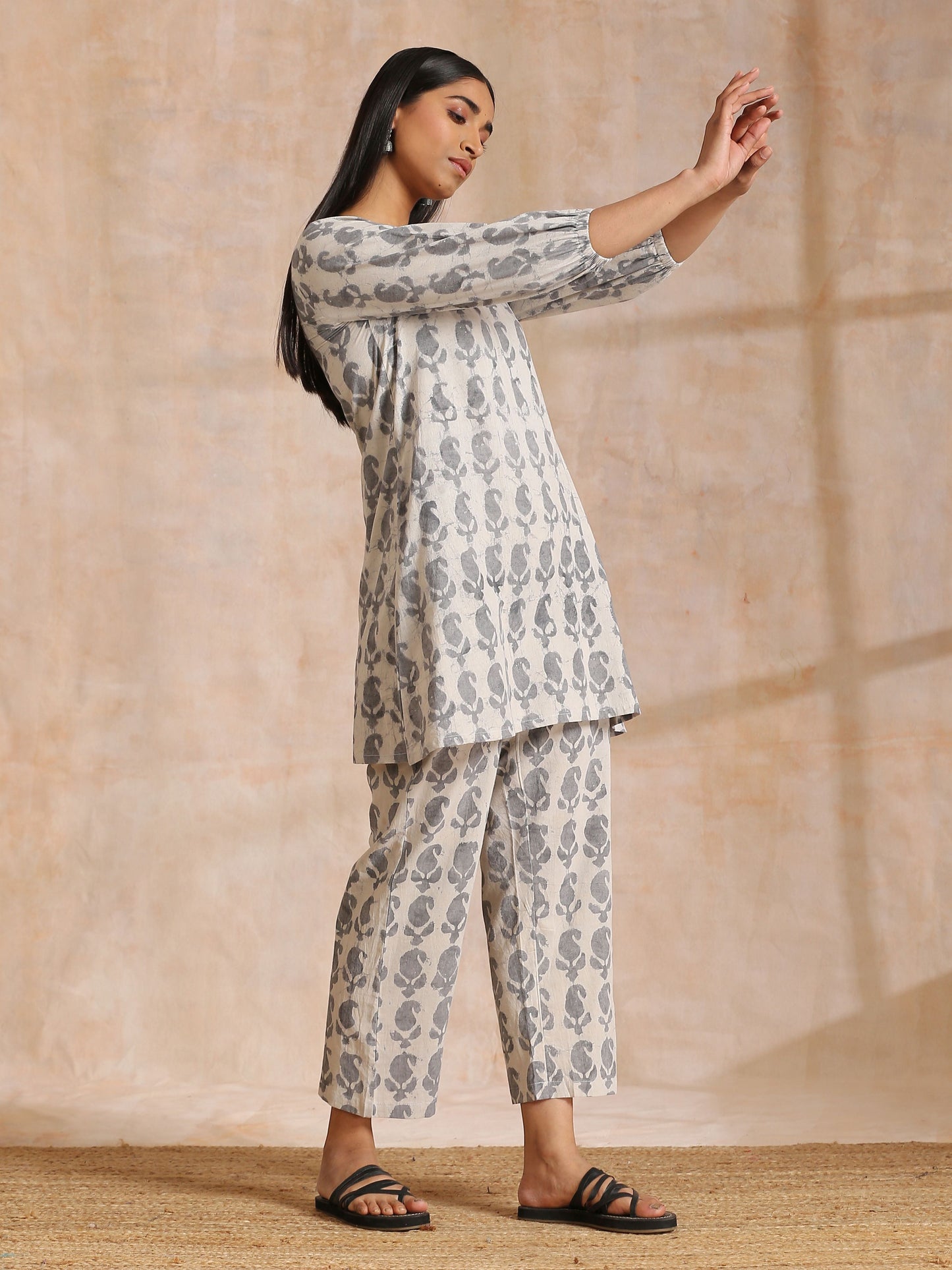 trueBrowns Grey Dabu Buta Print Cotton V-Square Neck Co-Ord Set - Swadesiicart