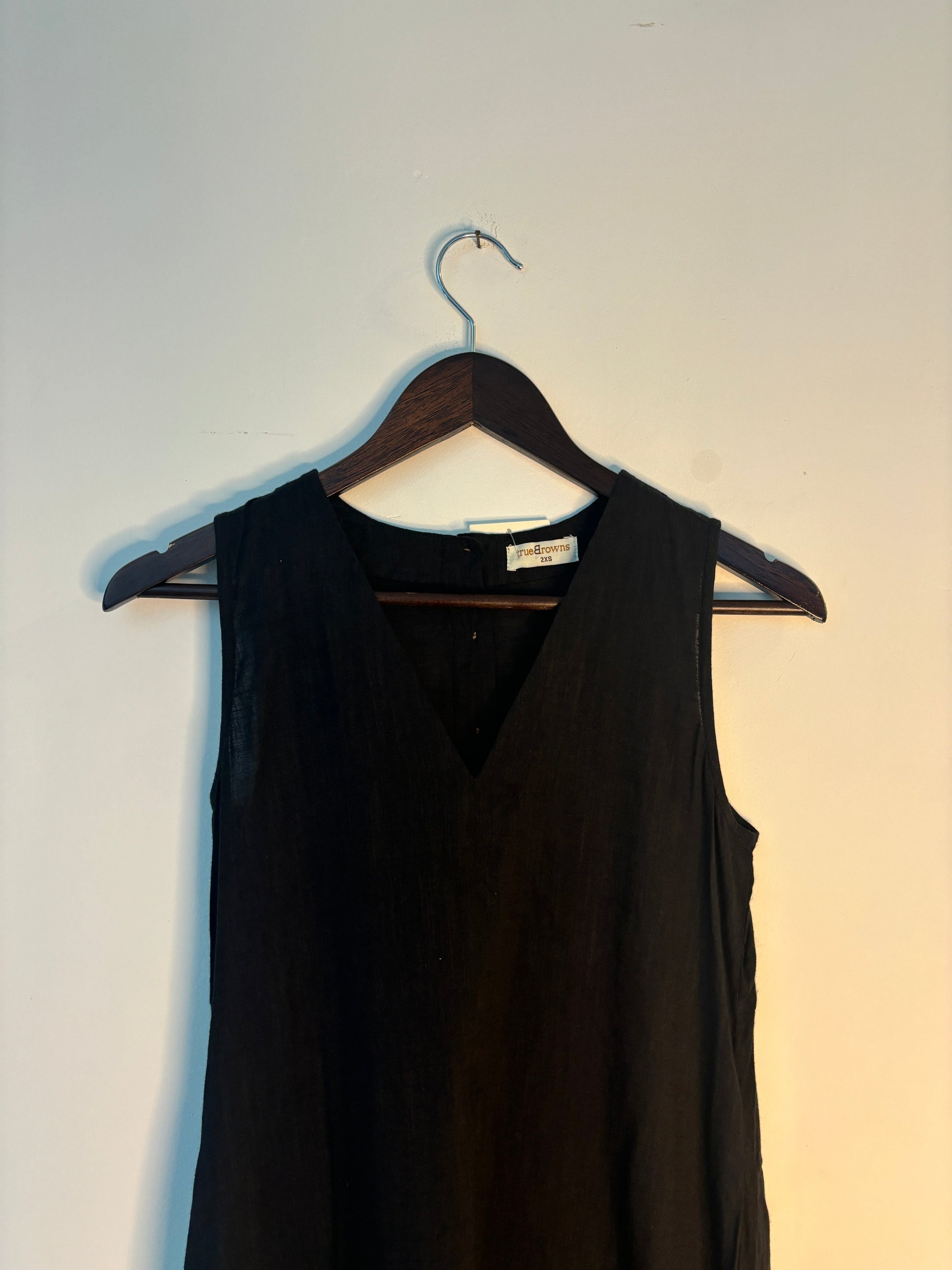 trueBrowns Black Slub Dress | Swadesiicart