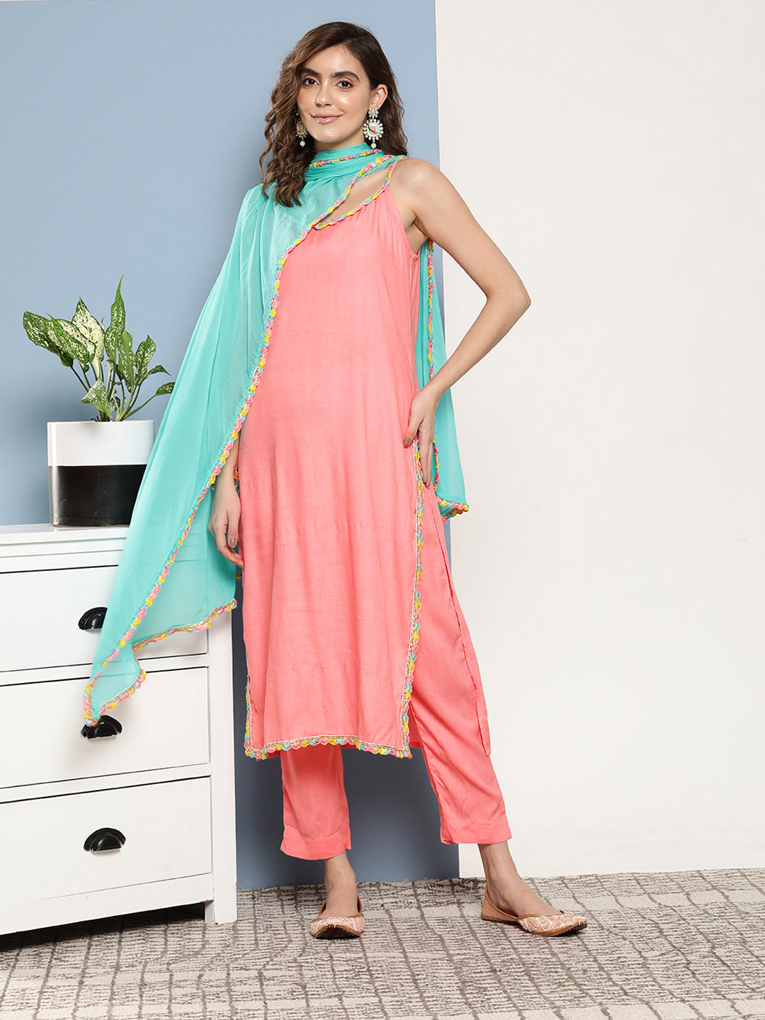 InWeave Women's Pink Lace Work Straight Strappy Kurta Set With Turquoise Chiffon Dupatta - Swadesiicart
