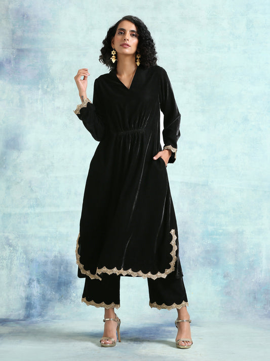 trueBrowns Black Velvet Lace Kurta | Swadesiicart