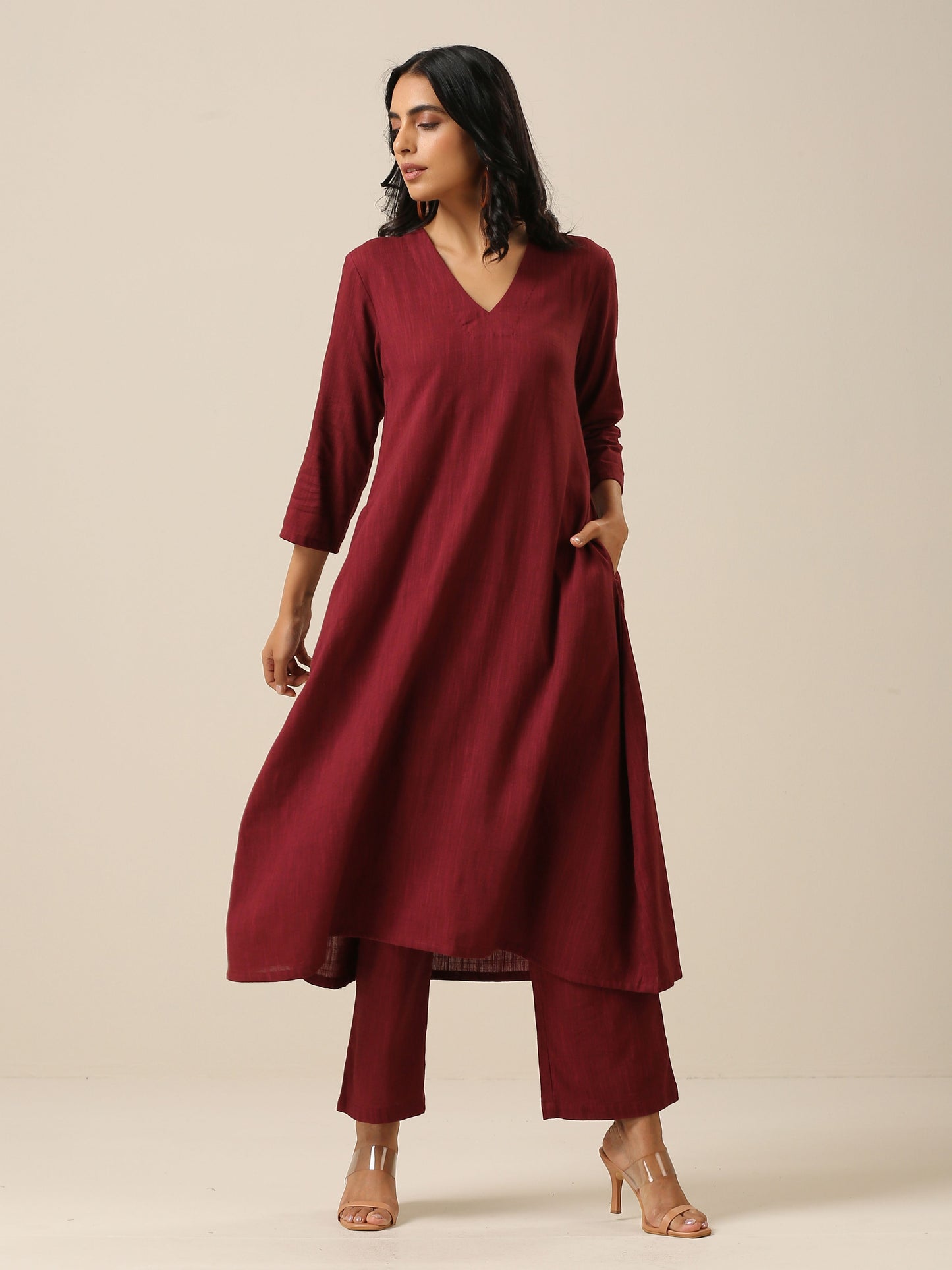 trueBrowns Ruby Wine Slub Texture Back Pleat Kurta Pant Set | Swadesiicart